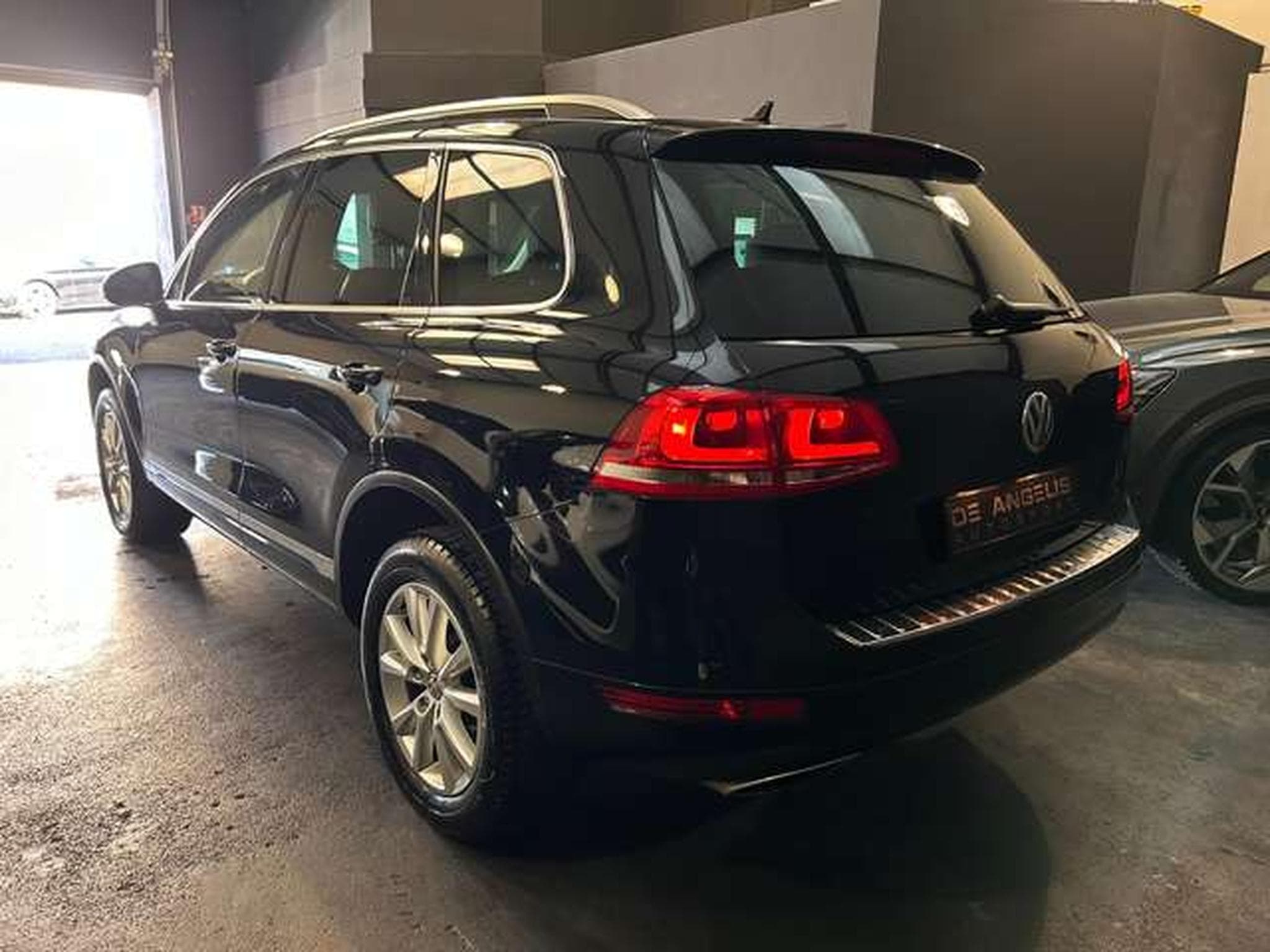 VW Touareg 3.0 V6 TDI 245 CARAT (2013) - Foto 6
