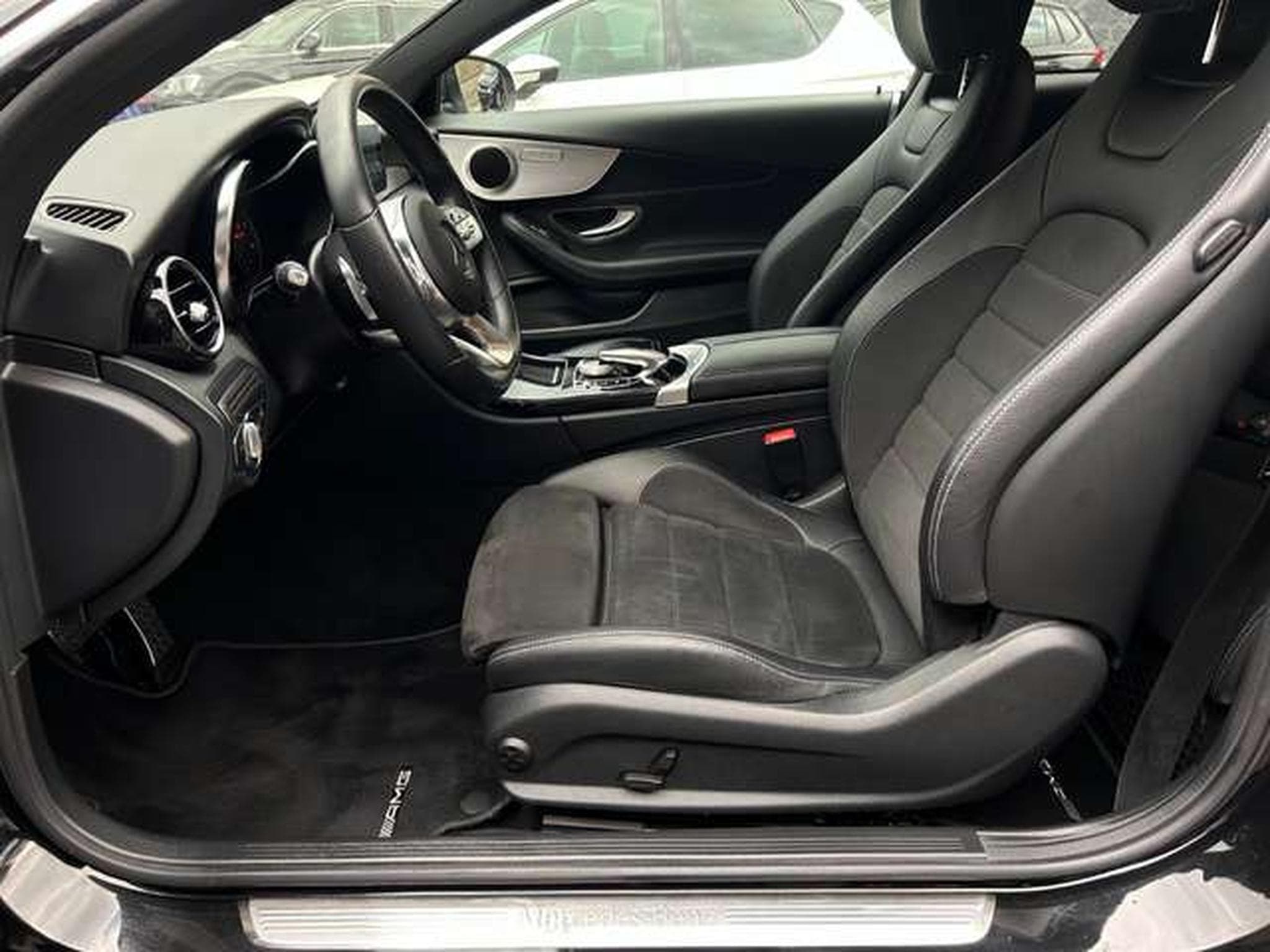 Mercedes C 220 220D 2.0 194 9G-TRONIC AMG (2019) - Foto 13