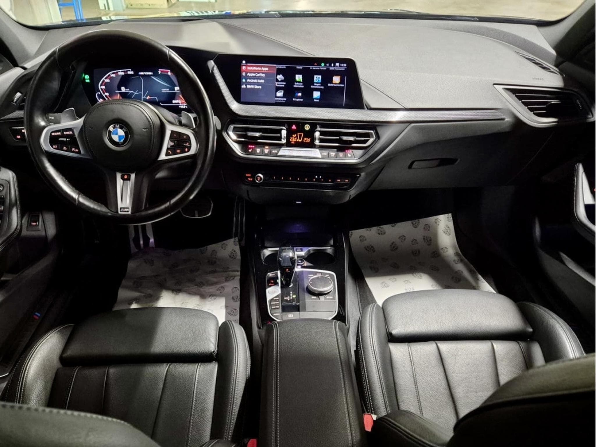 BMW M135 i XDRIVE HEAD UP CUIR LED NAVI (2021) - Photo 6