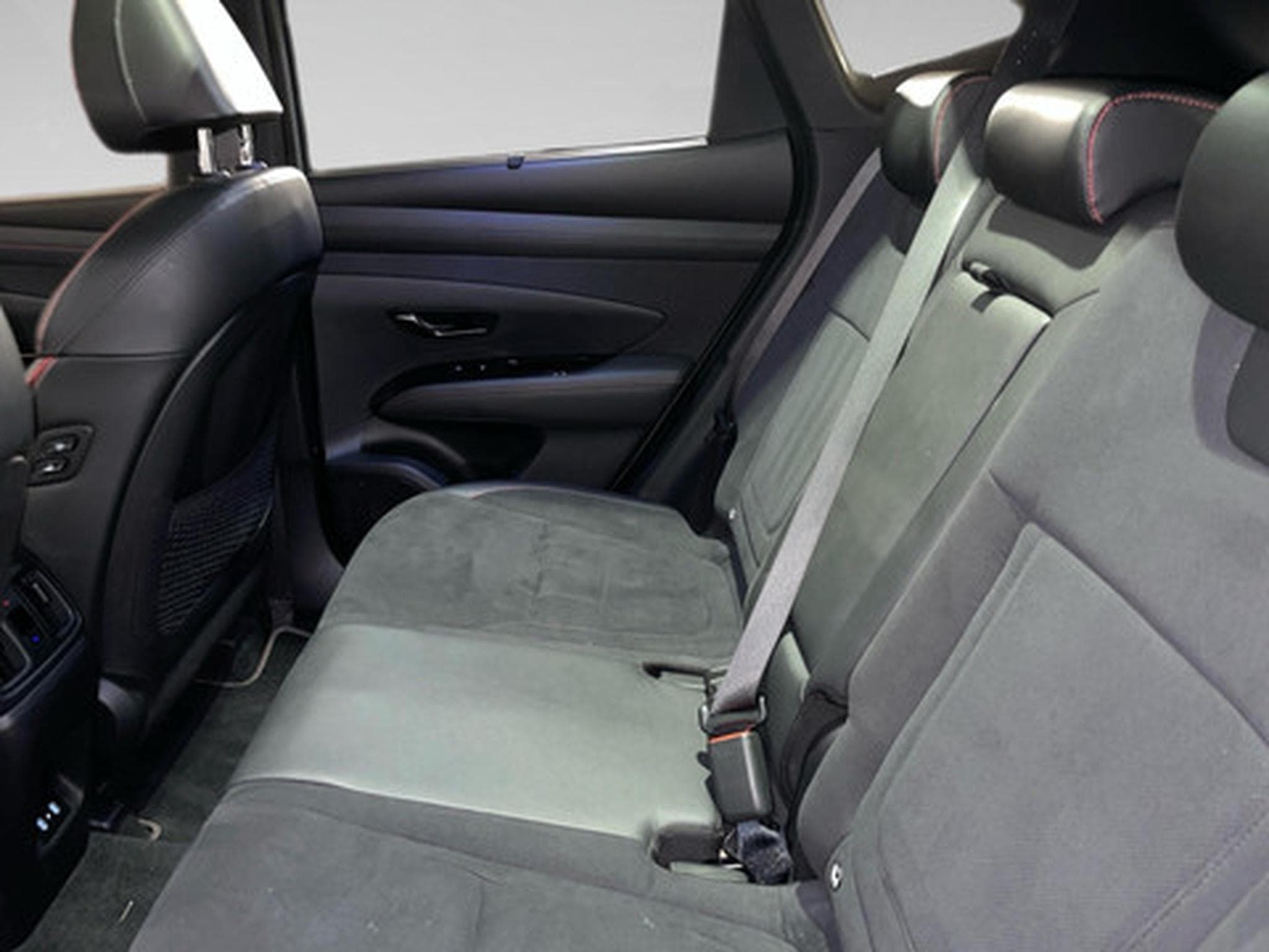 Hyundai Tucson 1.6 T-GDi Hybrid Shine N-Line (2025) - Photo 11