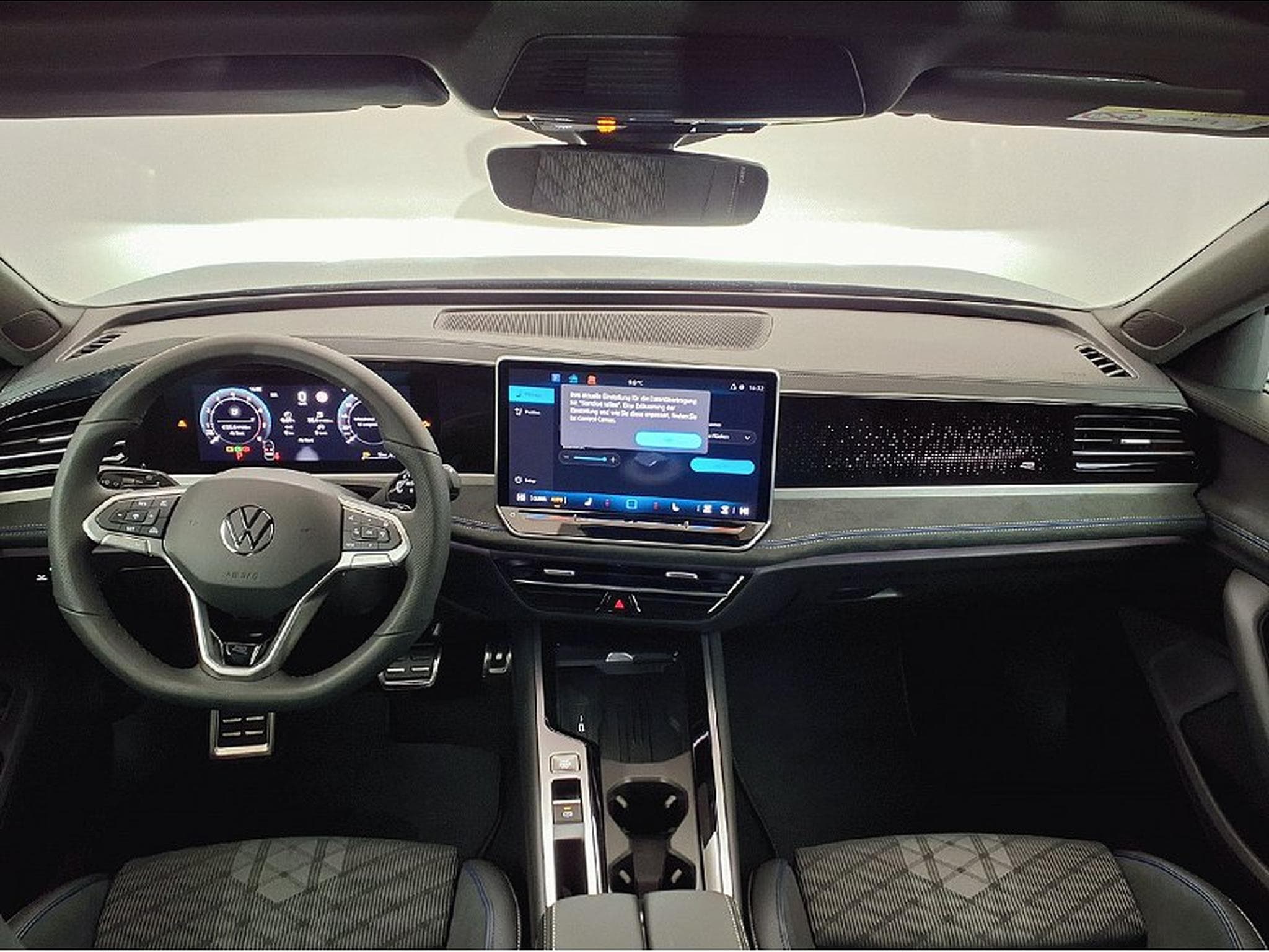 VW Passat (2023) - Foto 11