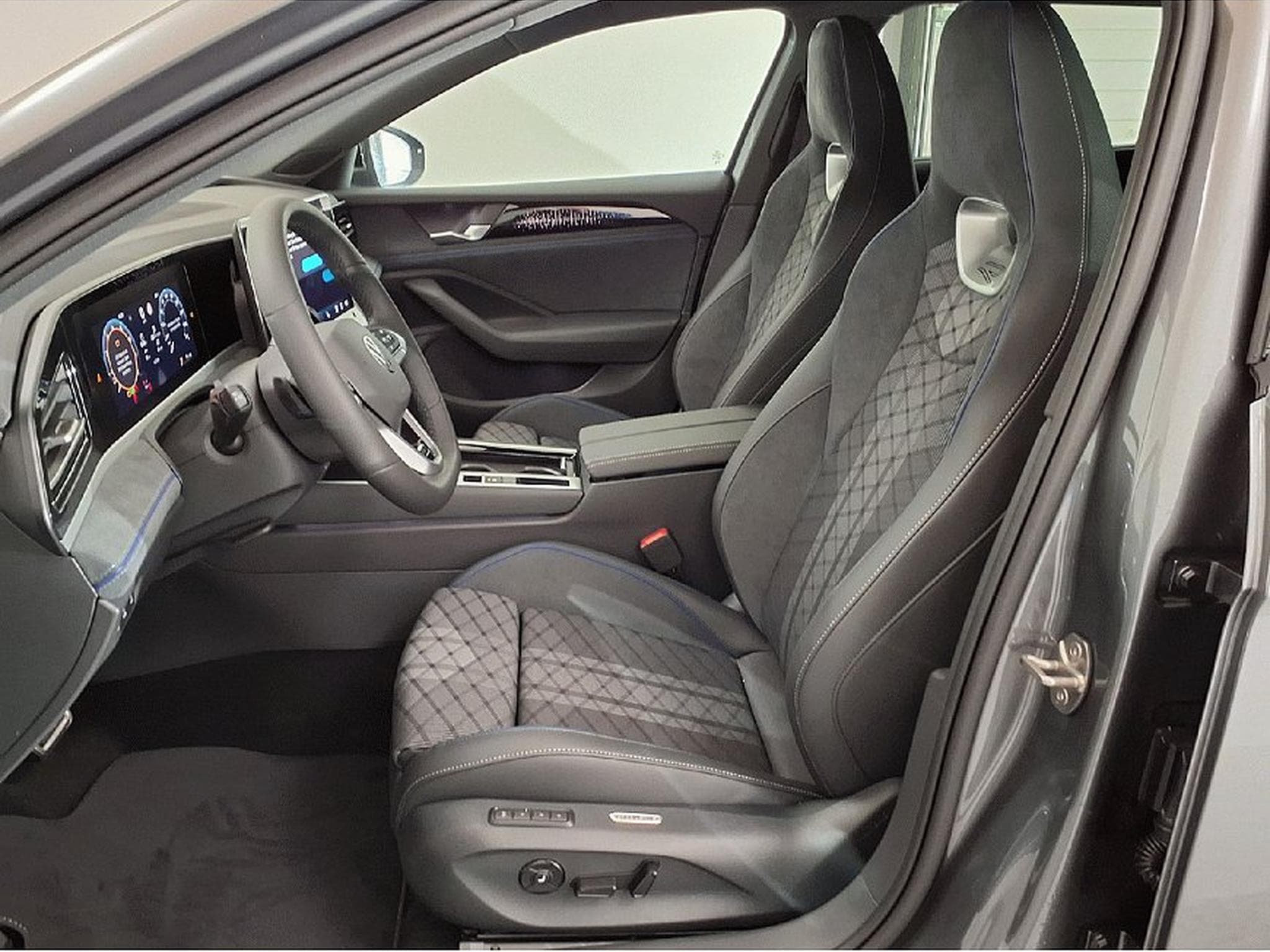VW Passat (2023) - Foto 9