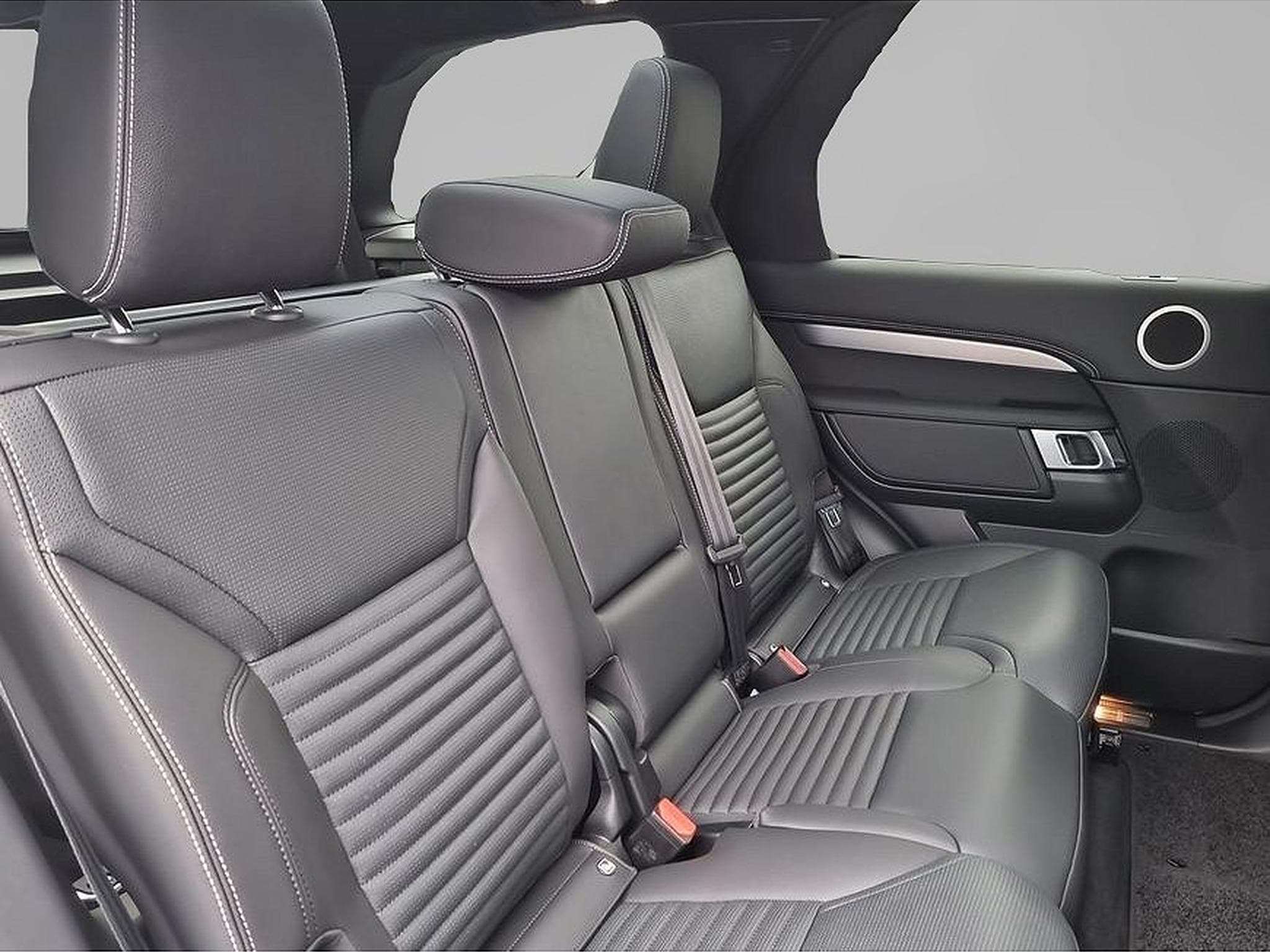 Land-Rover Discovery (2024) - Photo 5