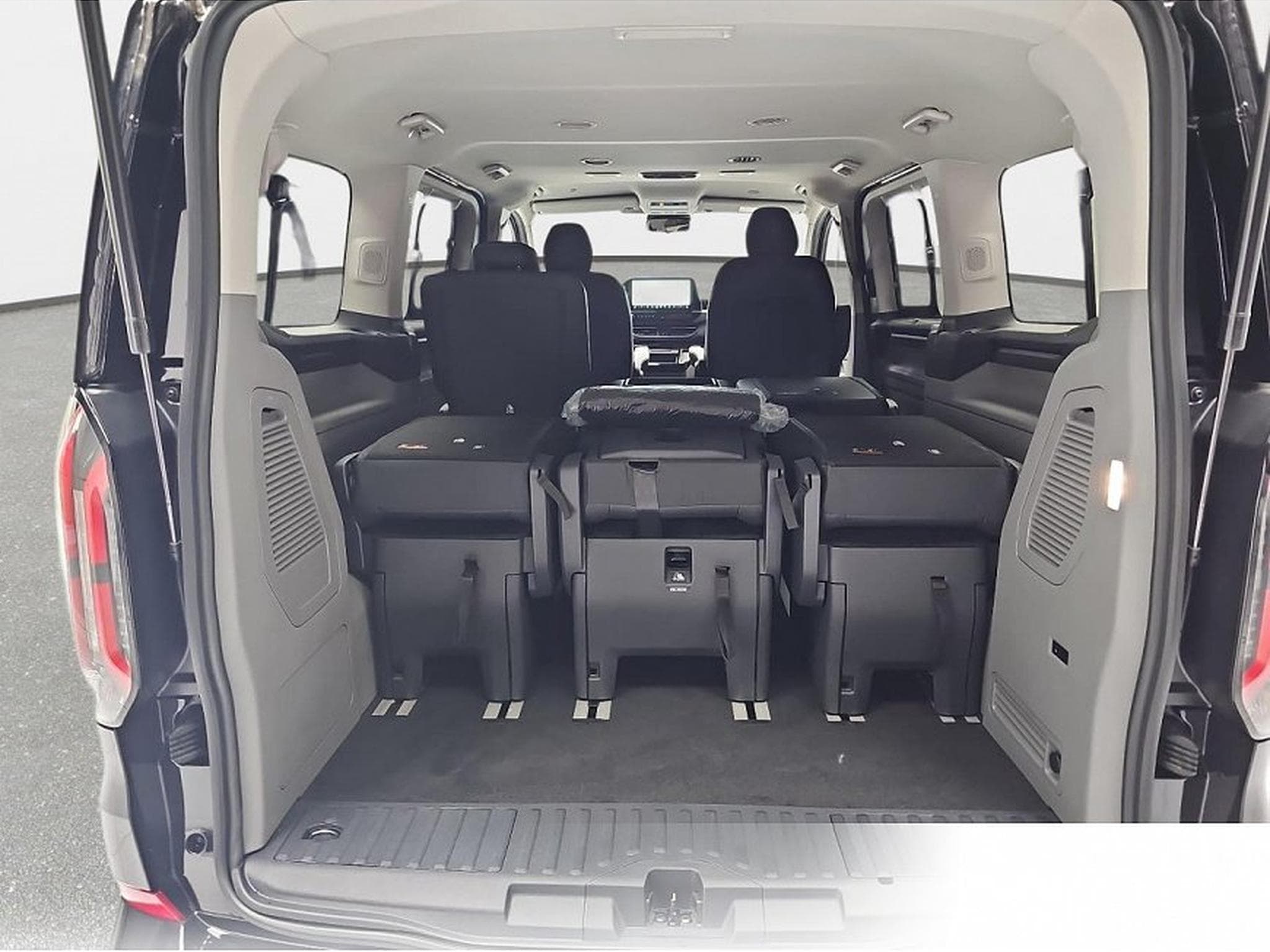 Ford Tourneo (2026) - Photo 13