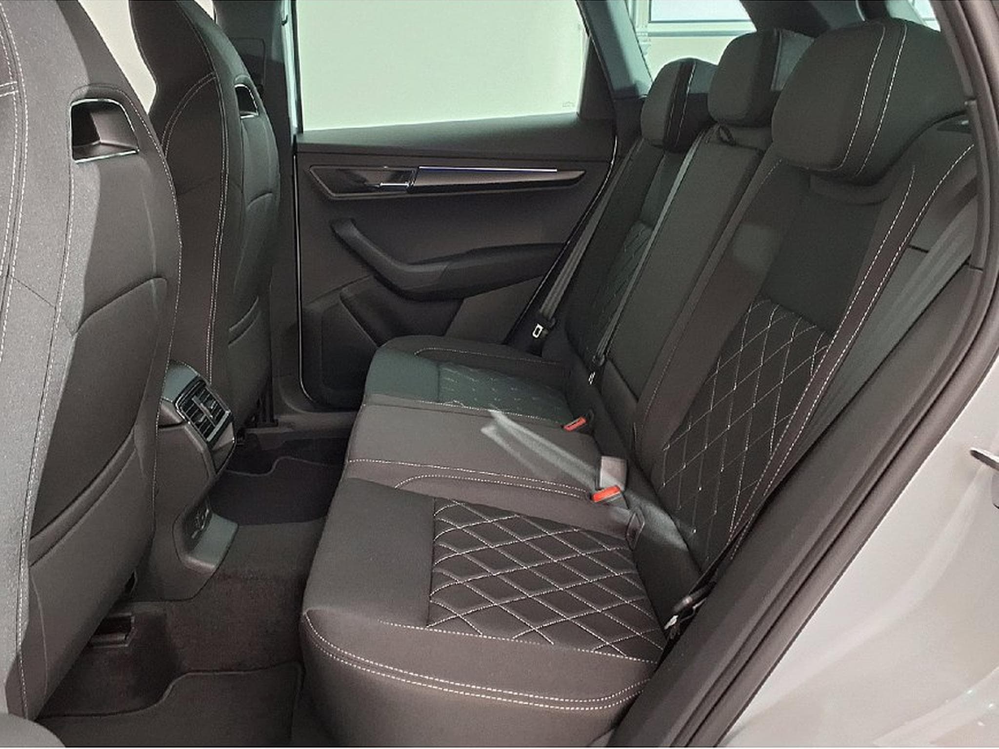 Skoda Karoq (2025) - Foto 10