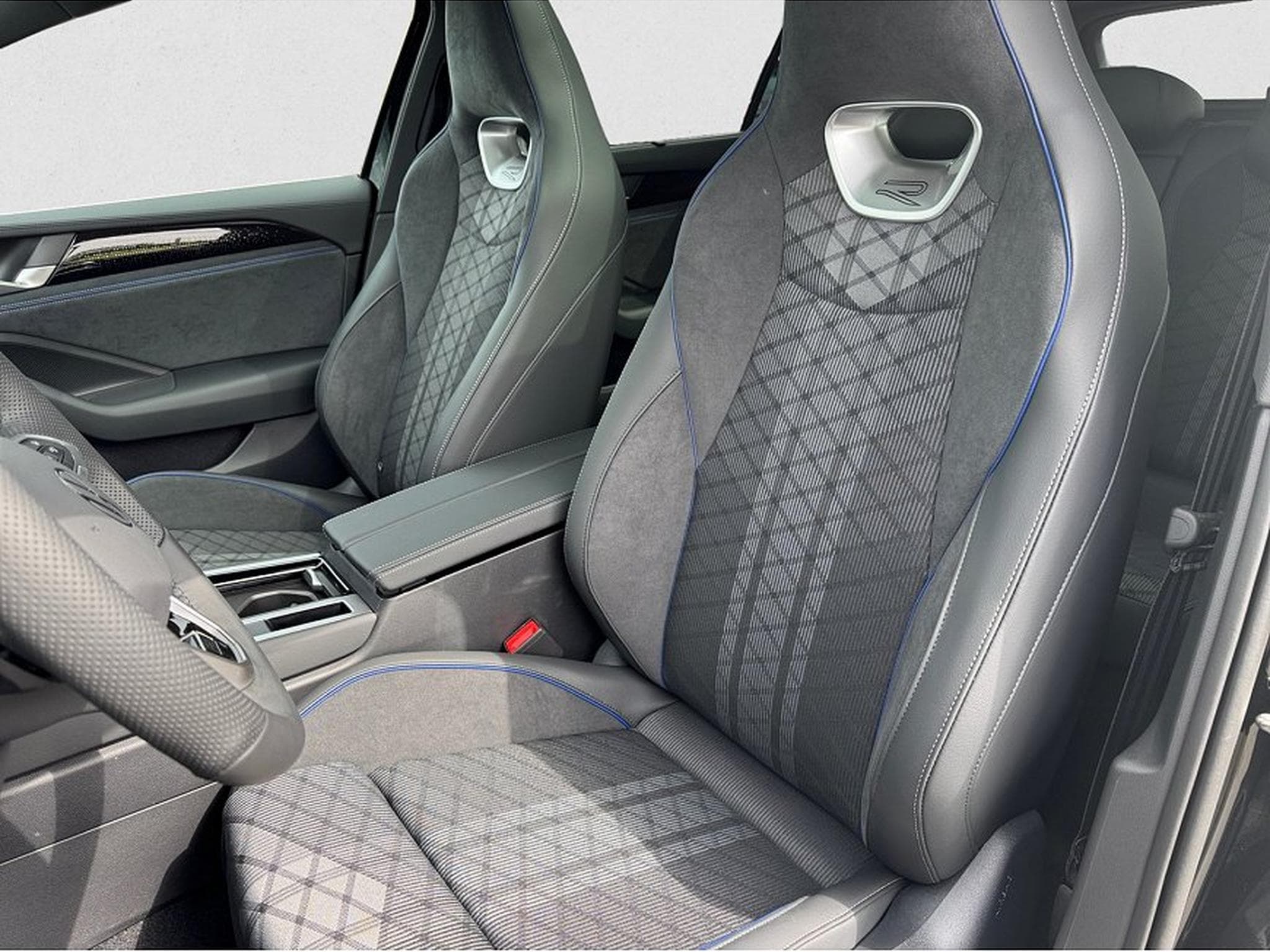 VW Passat (2025) - Foto 7