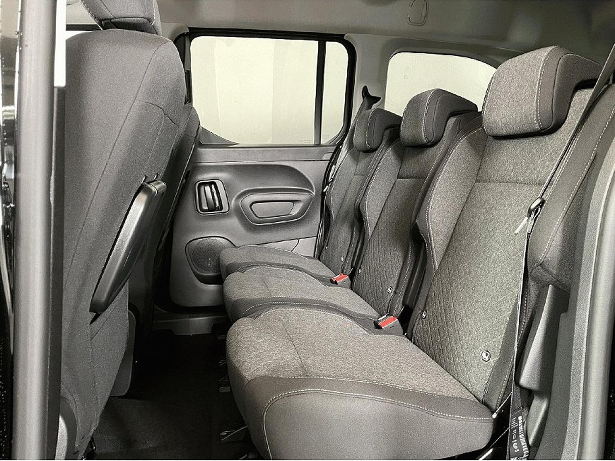 Opel Combo (2024) - Photo 12