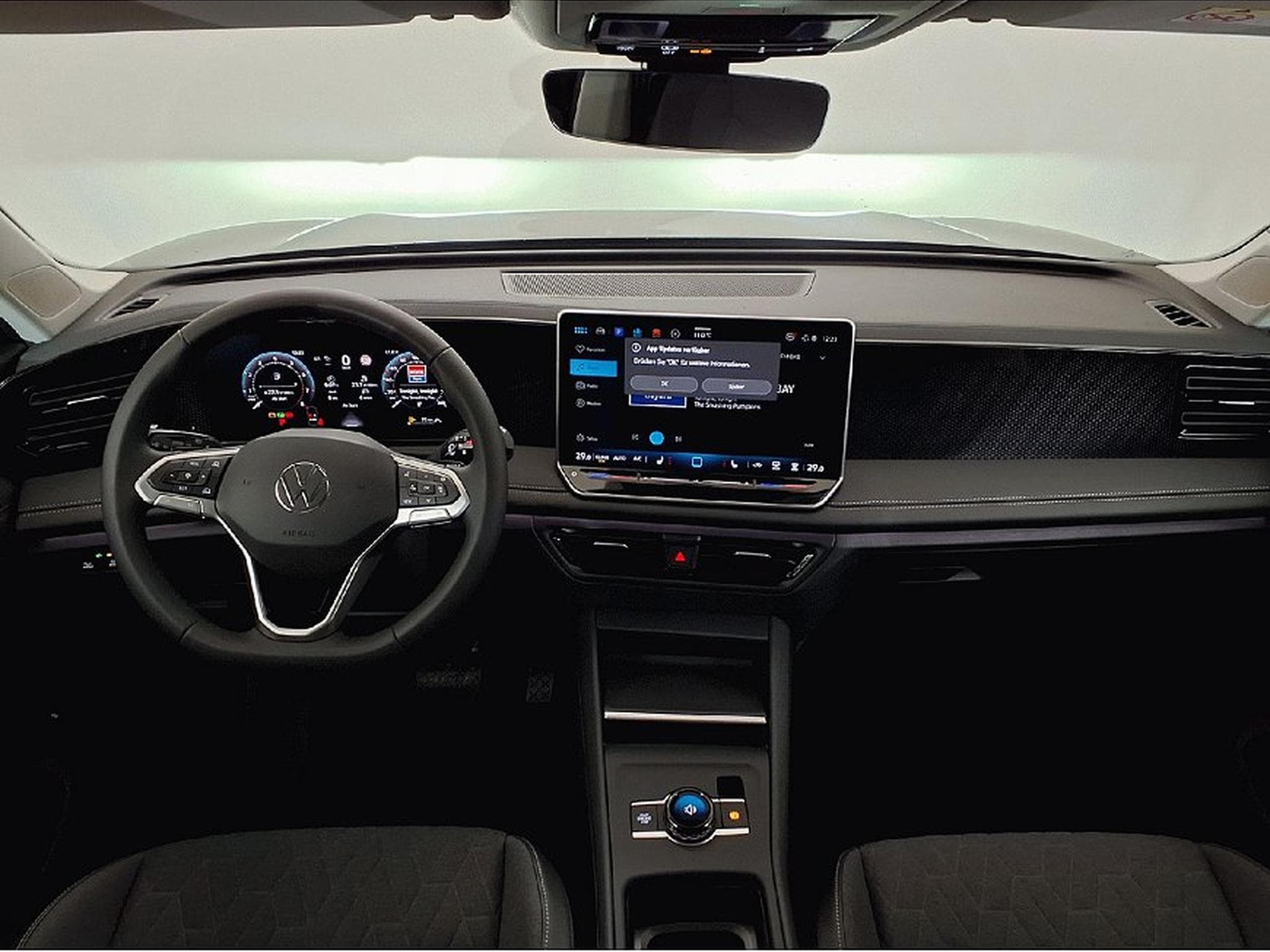 VW Tiguan (2024) - Photo 11