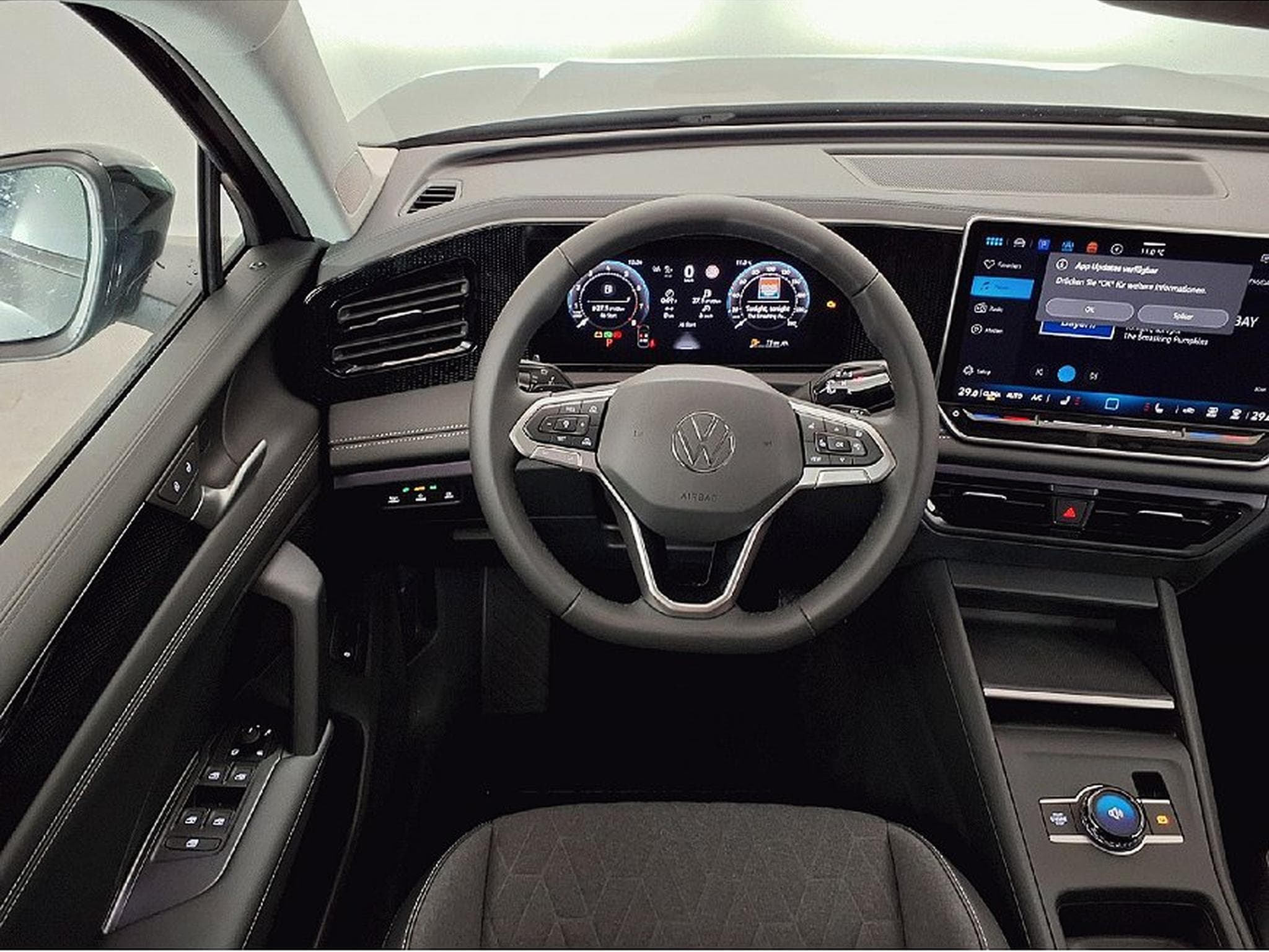 VW Tiguan (2024) - Photo 12