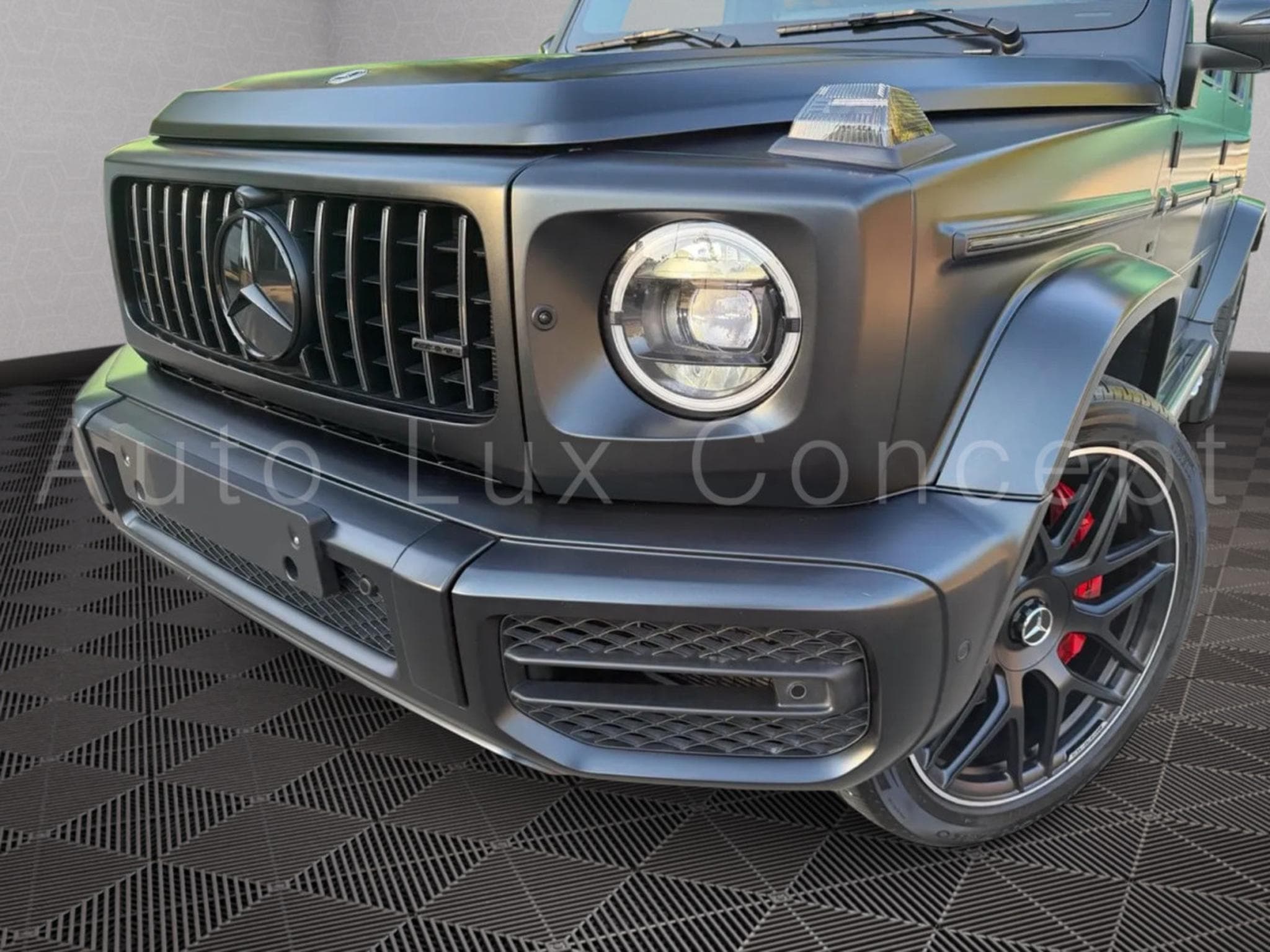 Mercedes G 63 AMG SUPERIOR Line (2023) - Photo 26