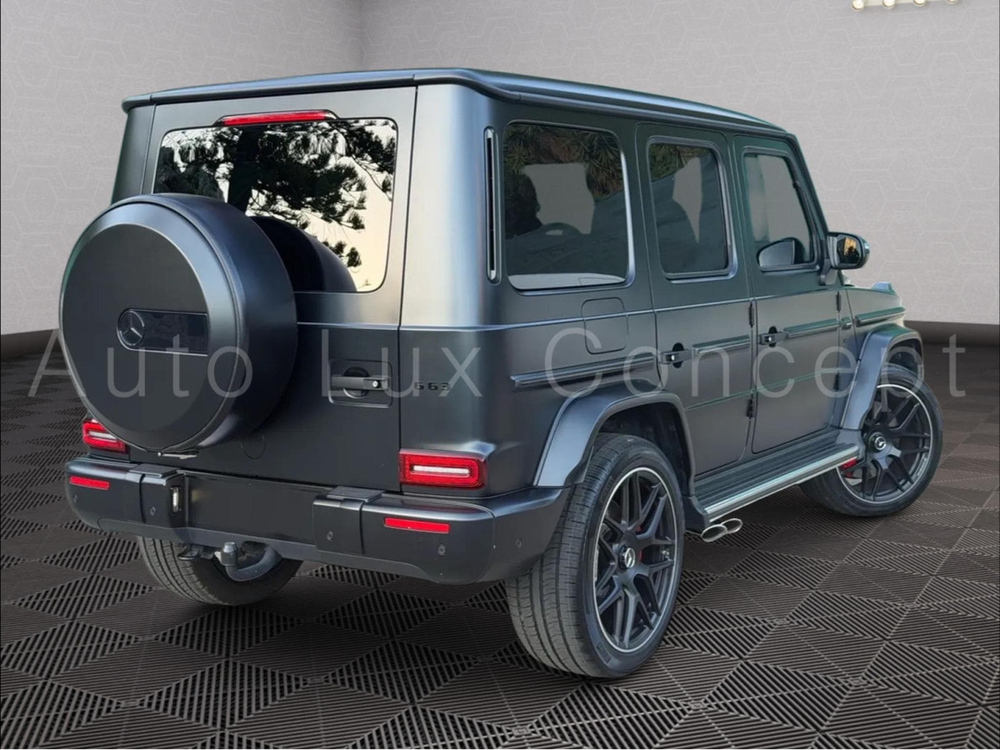 Mercedes G 63 AMG SUPERIOR Line (2023) - Photo 3