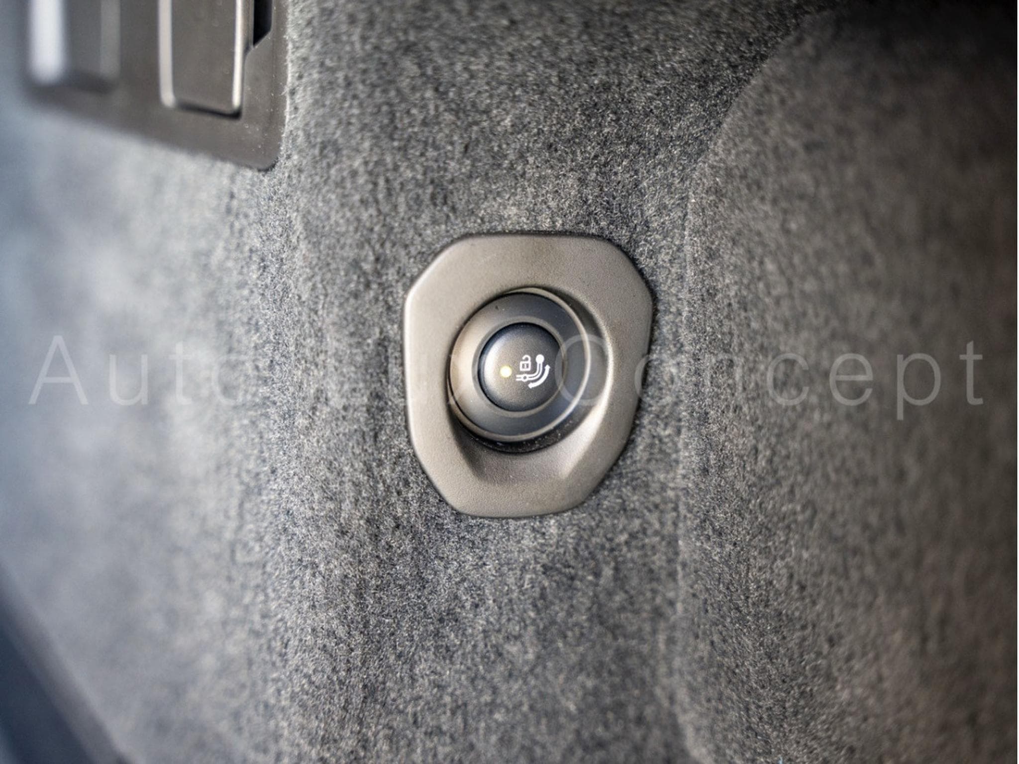 BMW X6M Competition (2020) - Photo 15