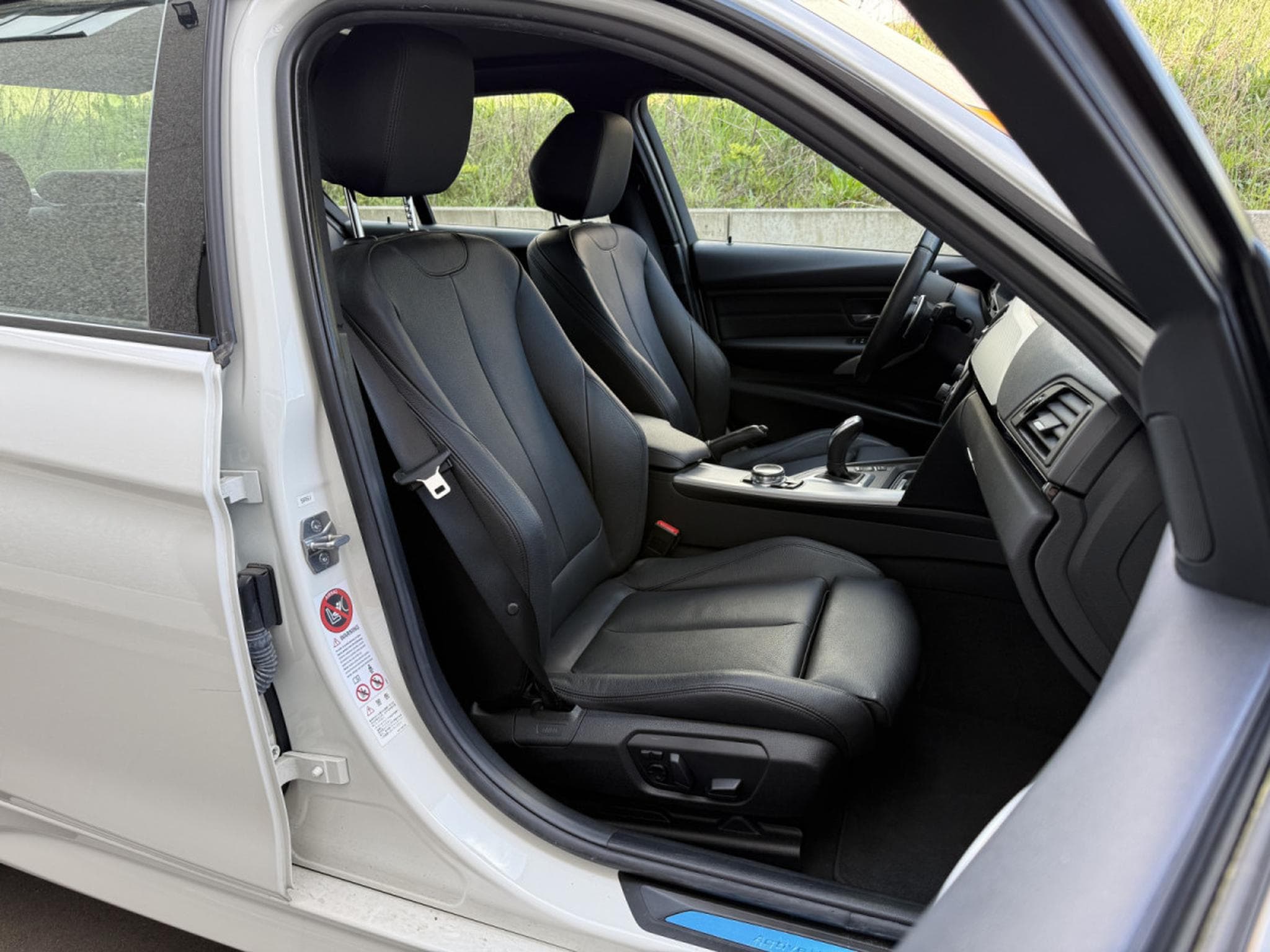 BMW 335 335 i/Active Hybrid /Sport-Paket M/Camera/Bi Xénon/Cuir/ (2015) - Photo 8