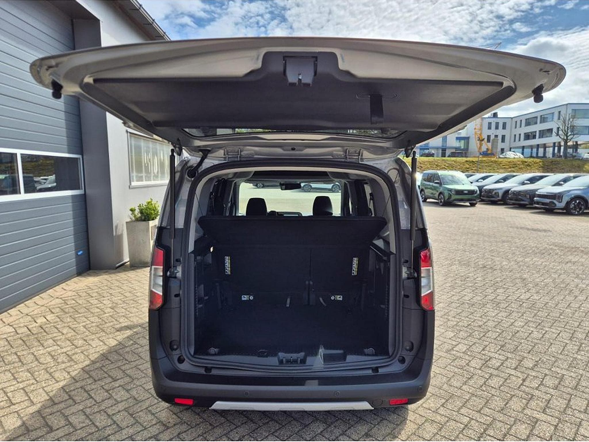 Ford Tourneo (2026) - Photo 9