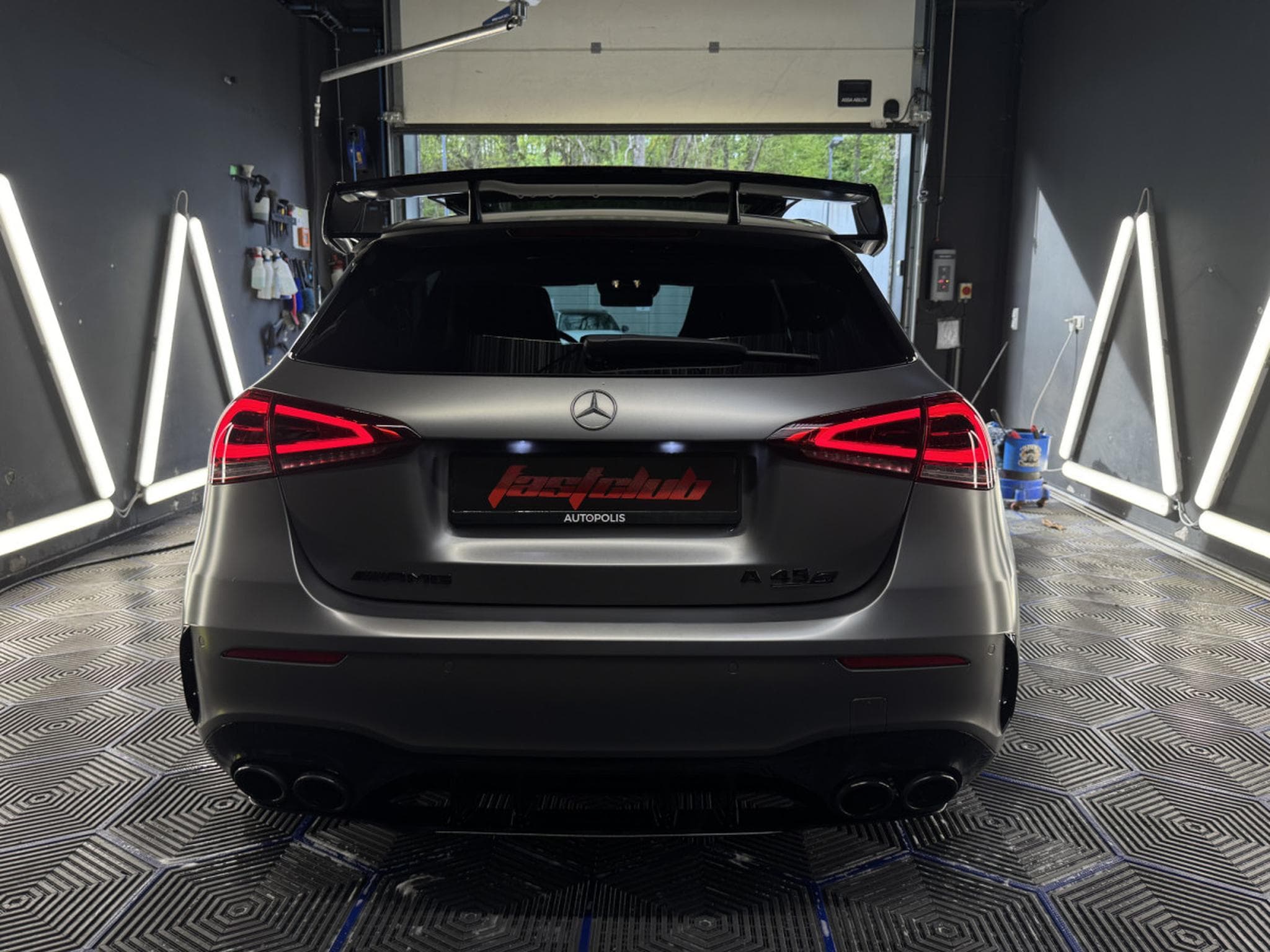 Mercedes A 45 AMG S (2023) - Photo 12