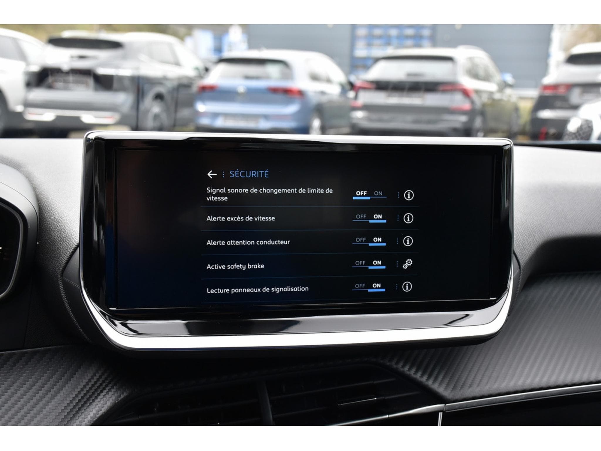 Peugeot 2008 1.2 Hybrid 145 e-DCS6 Style REGUL LANE PDC 1° MAIN (2025) - Photo 13