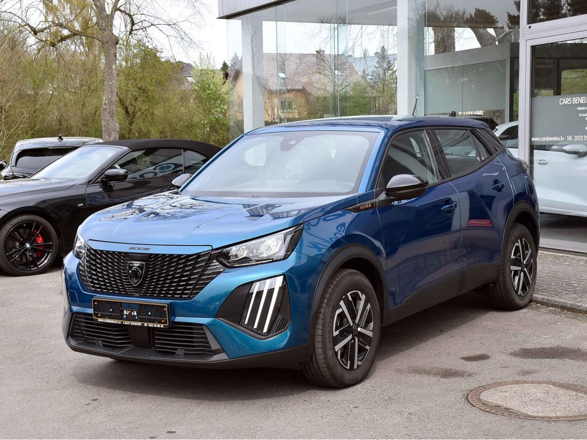 Peugeot 2008 1.2 Hybrid 145 e-DCS6 Style REGUL LANE PDC 1° MAIN (2025) - Photo 2