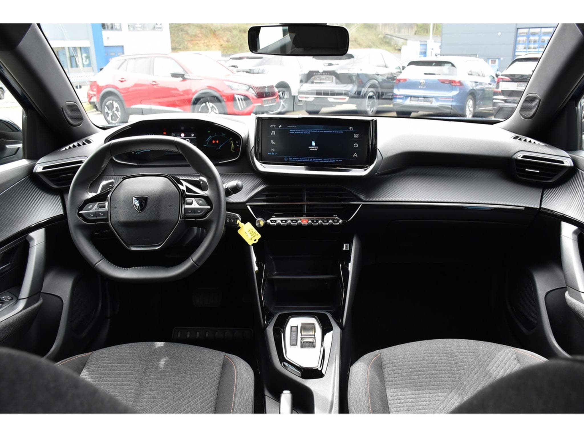 Peugeot 2008 1.2 Hybrid 145 e-DCS6 Style REGUL LANE PDC 1° MAIN (2025) - Photo 9