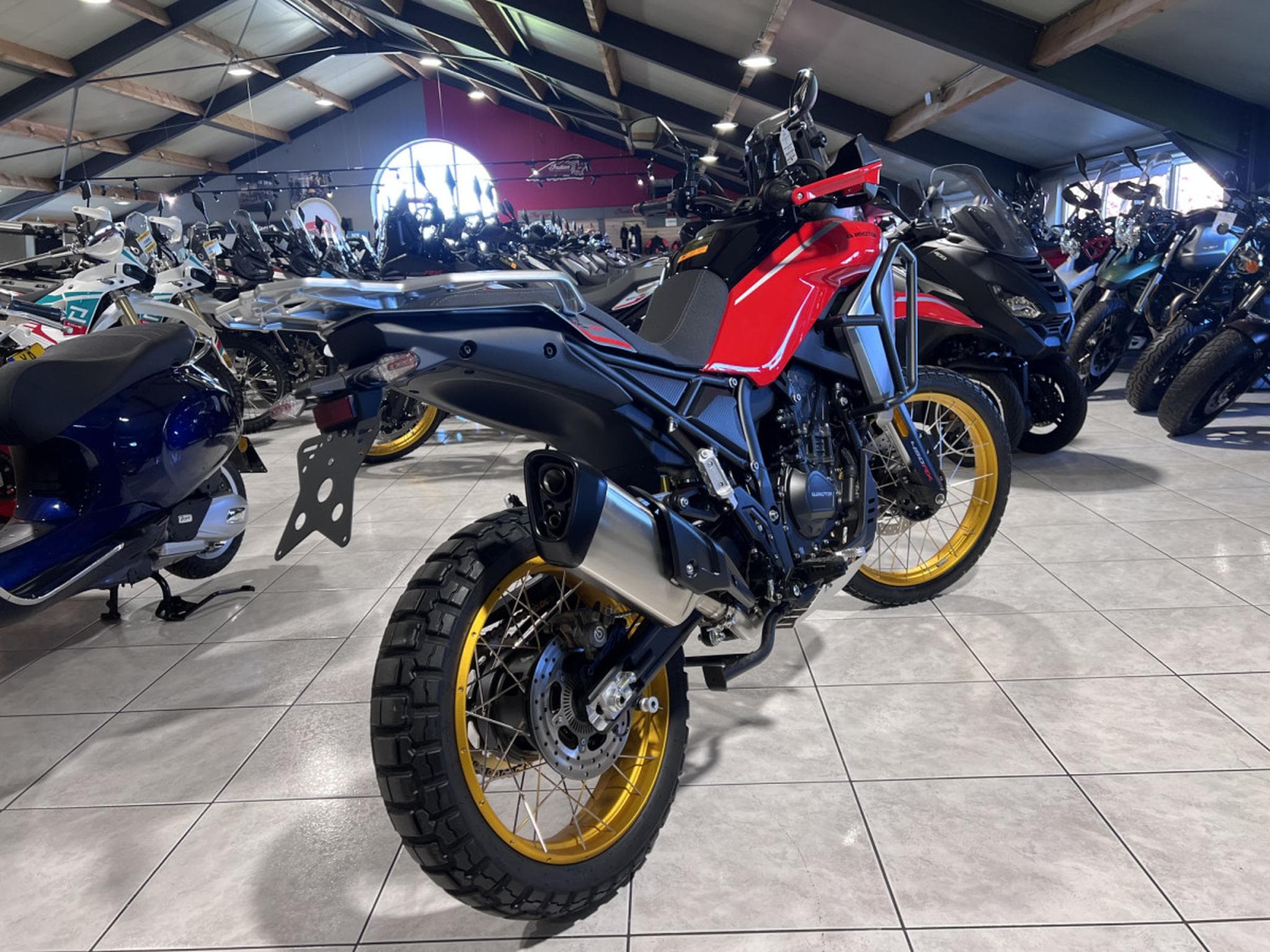 QJmotor SRT 450 RX RX (2026) - Foto 3