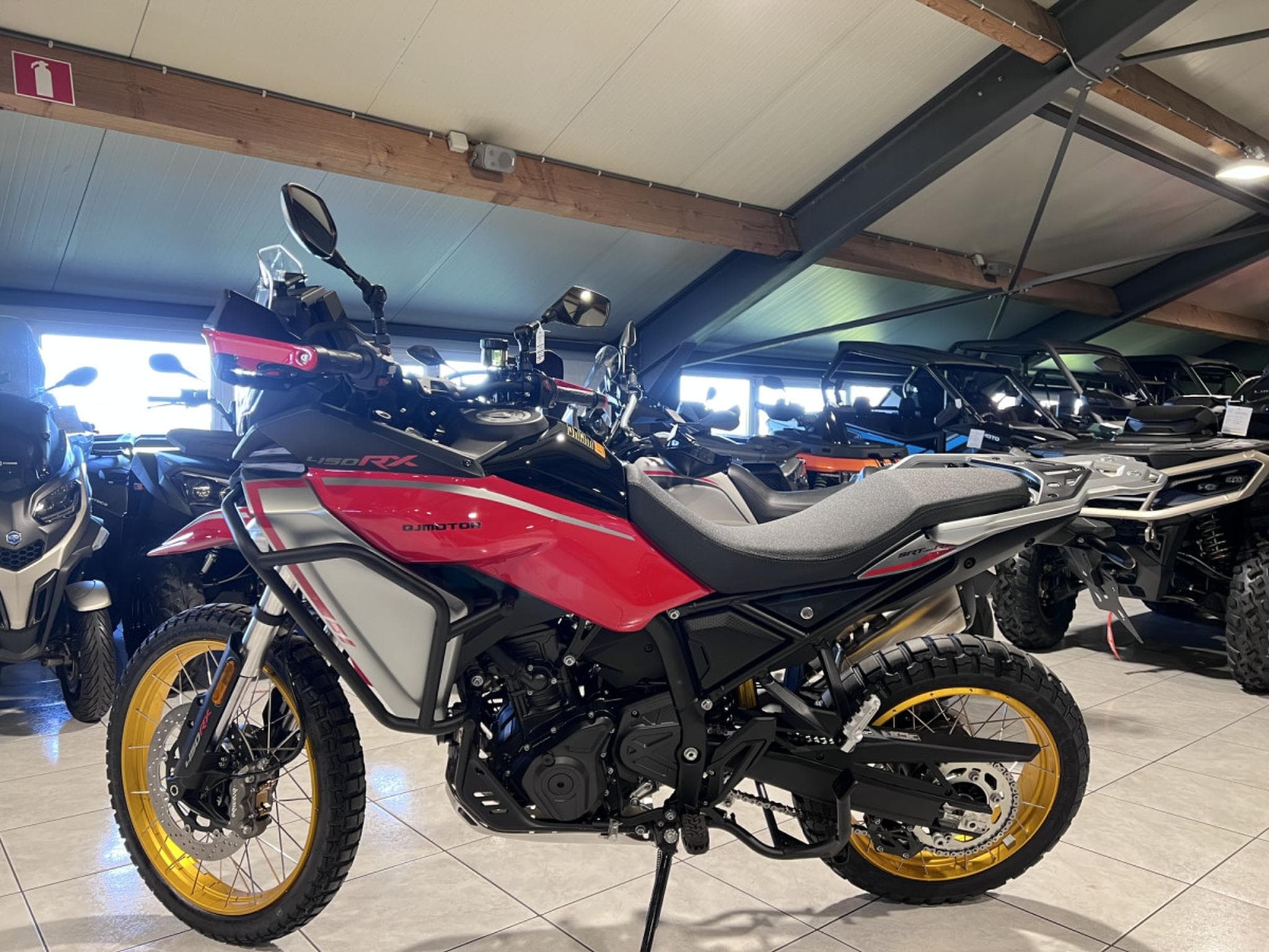 QJmotor SRT 450 RX RX (2026) - Foto 4