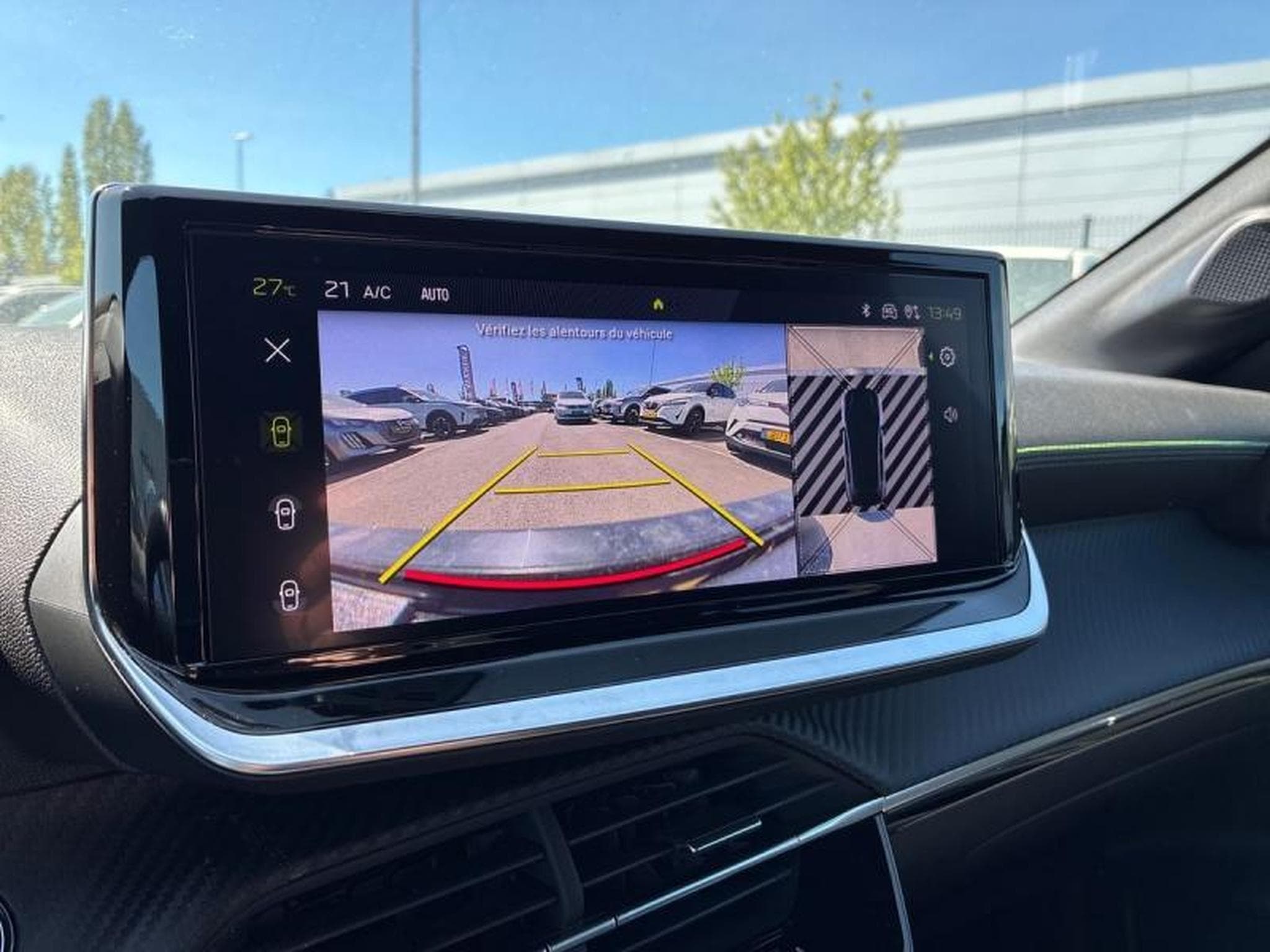 PEUGEOT 208 1.2 Hybrid 100ch GT e-DCS6 (2024) - Photo 8