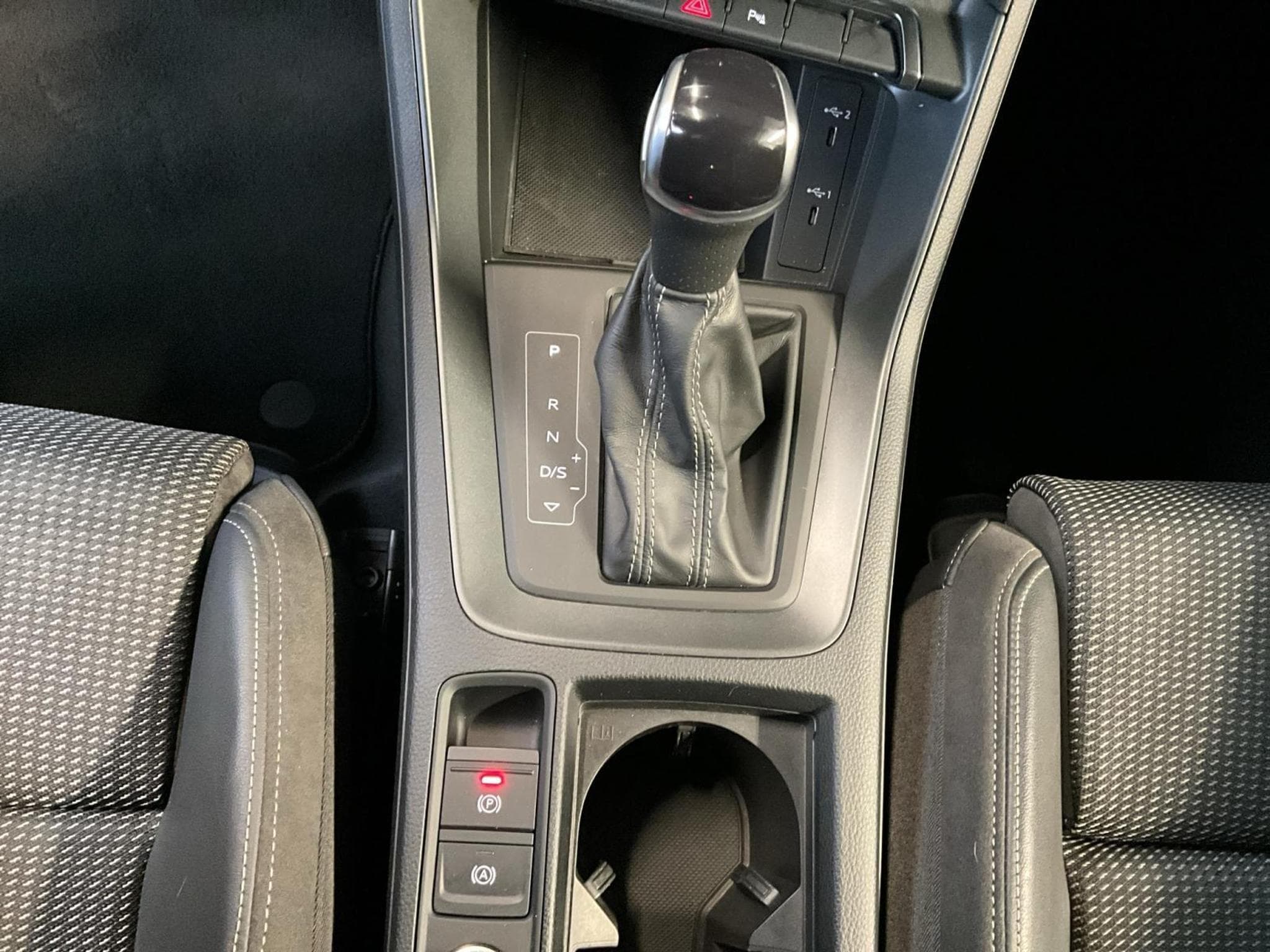 Audi Q3 SB+S-Line+PHEV+45TFSI+S-Tronic (2022) - Photo 12