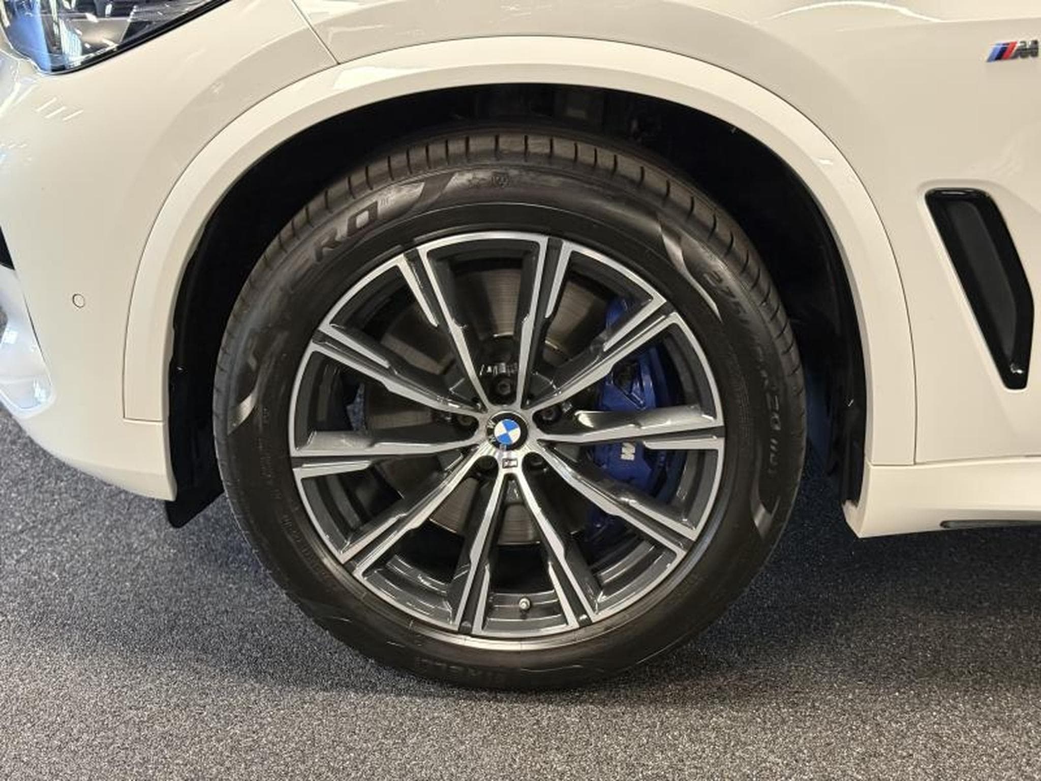 BMW X5 30d xDrive M Sport (2019) - Photo 4