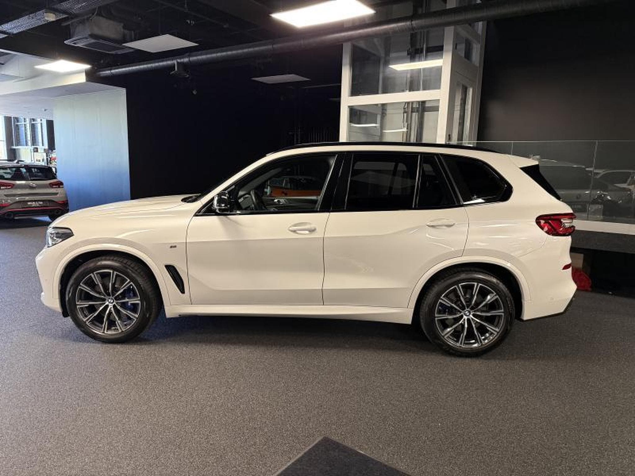 BMW X5 30d xDrive M Sport (2019) - Photo 5