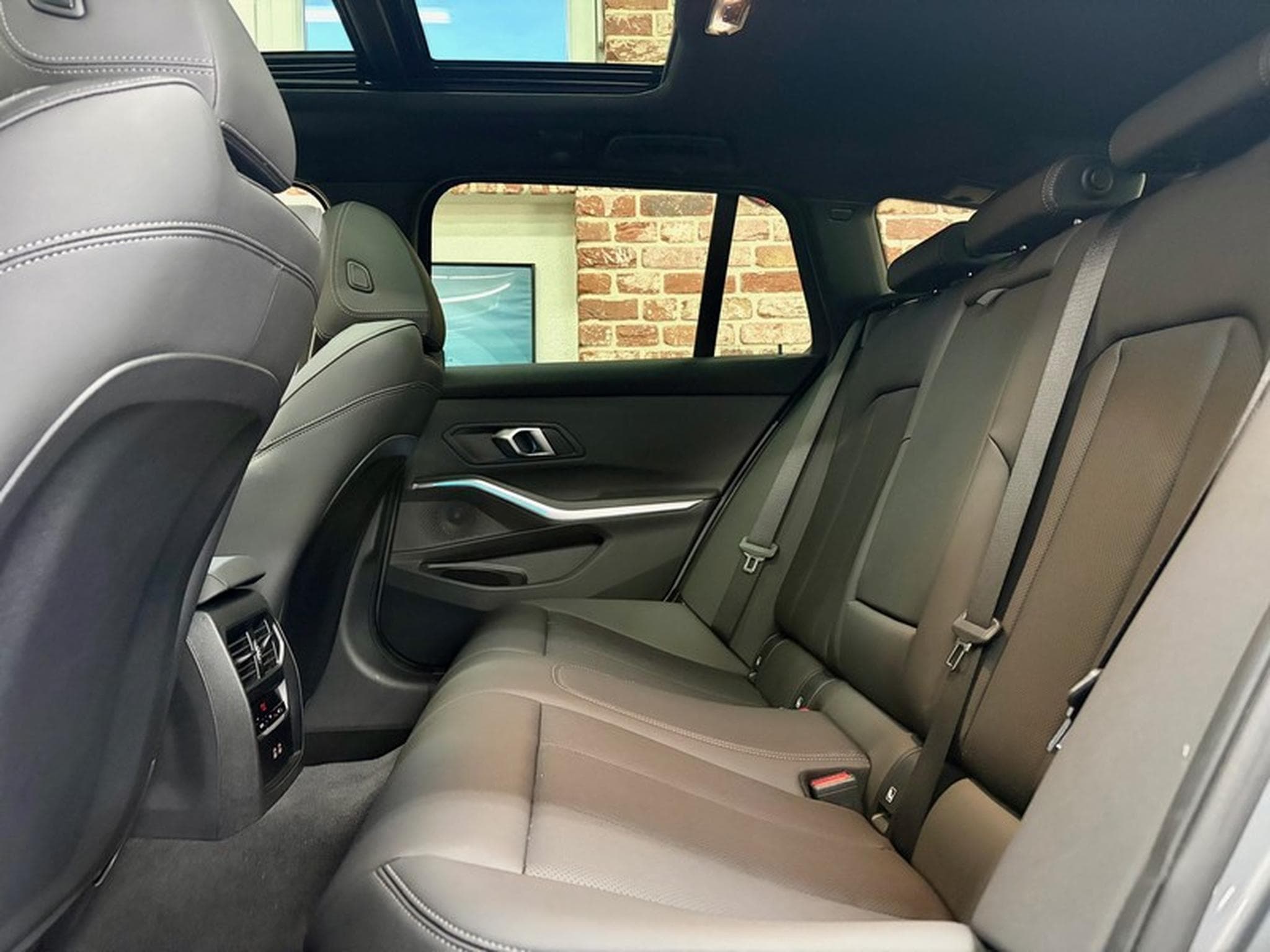 BMW 320 320iA Touring 2.0 184cv Auto M-SPORT (2025) - Foto 6