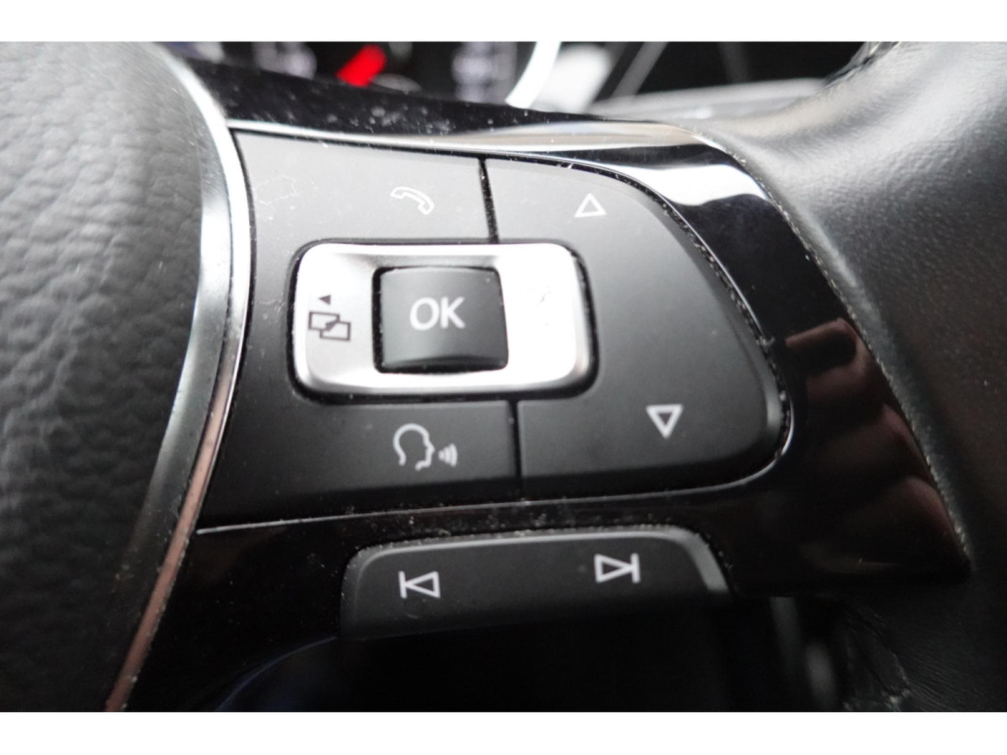 VW Touran 2.0 TDI HIGHLINE 150 DSG R-LINE (2018) - Photo 19