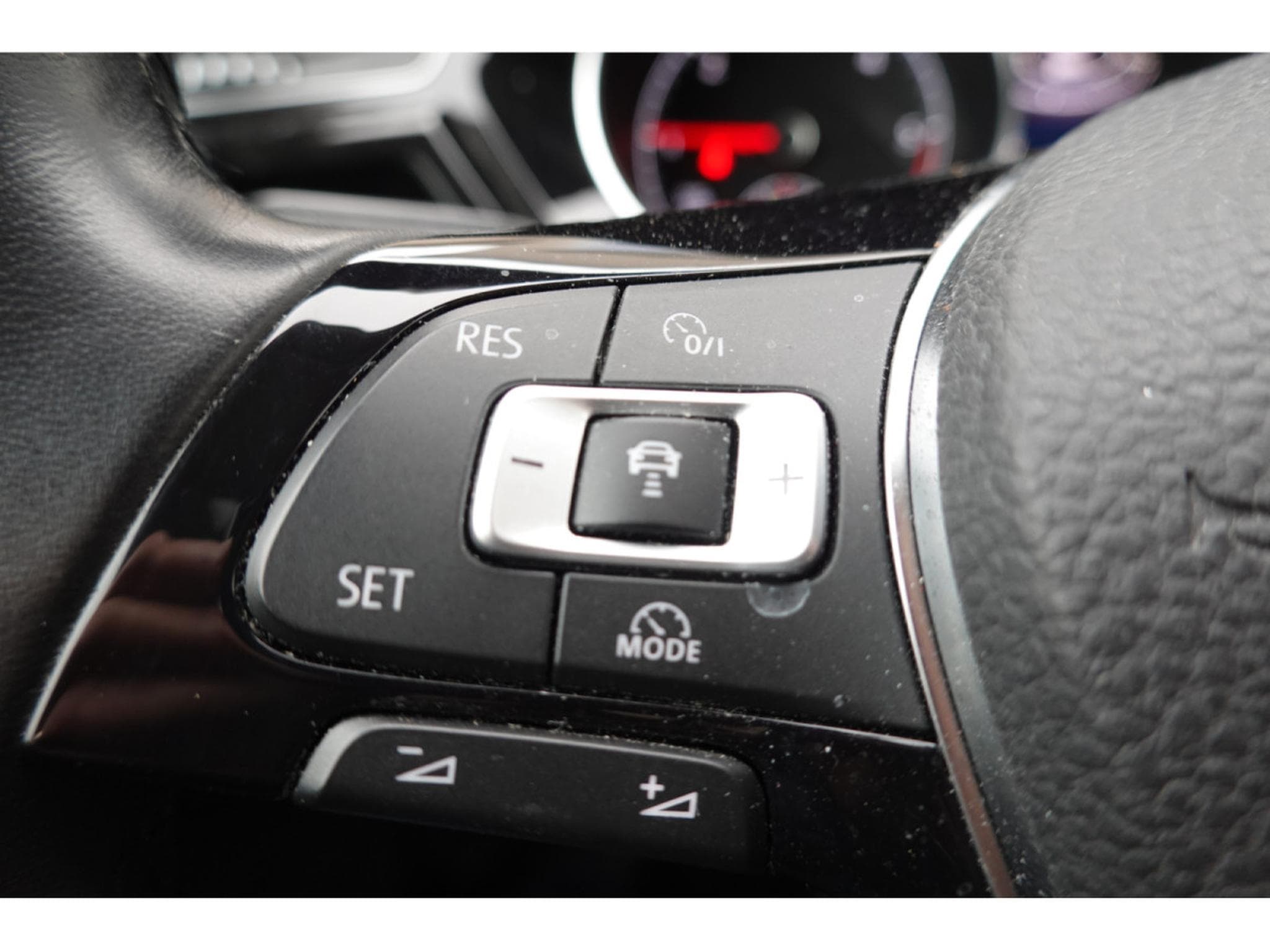 VW Touran 2.0 TDI HIGHLINE 150 DSG R-LINE (2018) - Photo 20