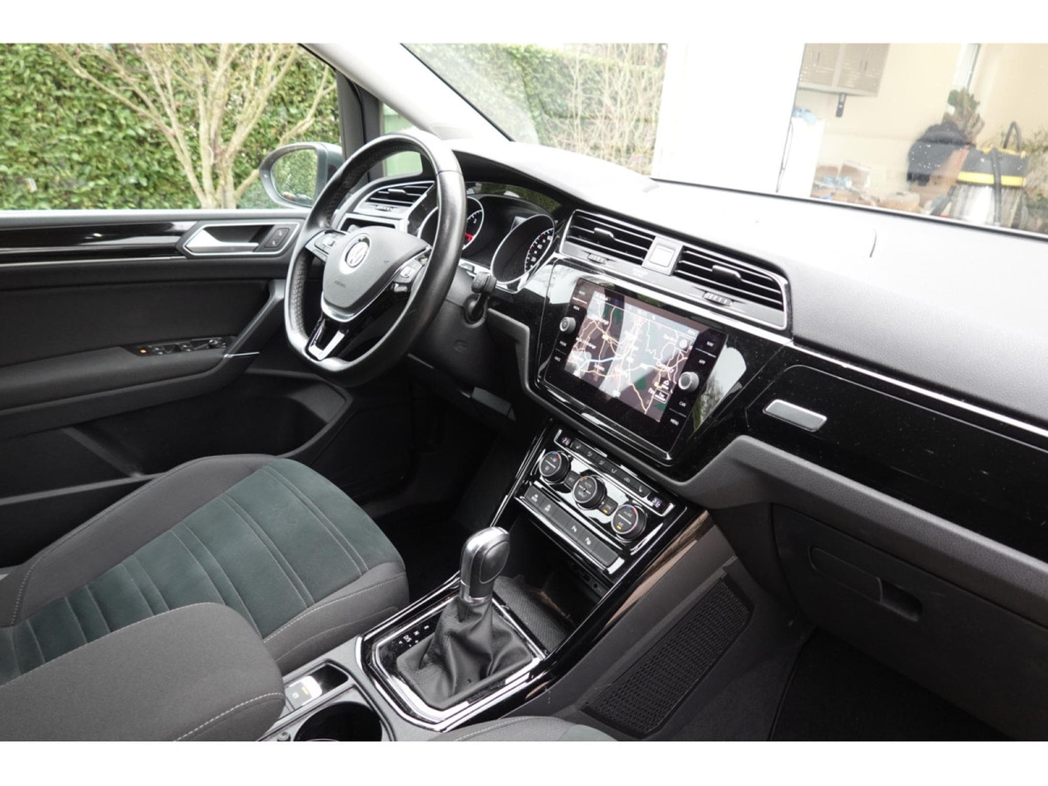 VW Touran 2.0 TDI HIGHLINE 150 DSG R-LINE (2018) - Photo 9