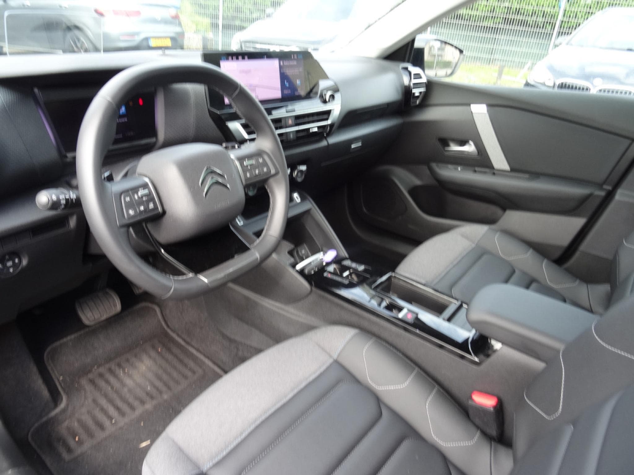 Citroën C4 MAX 1.5 Blue Hdi 130 Automatique (2024) - Photo 16