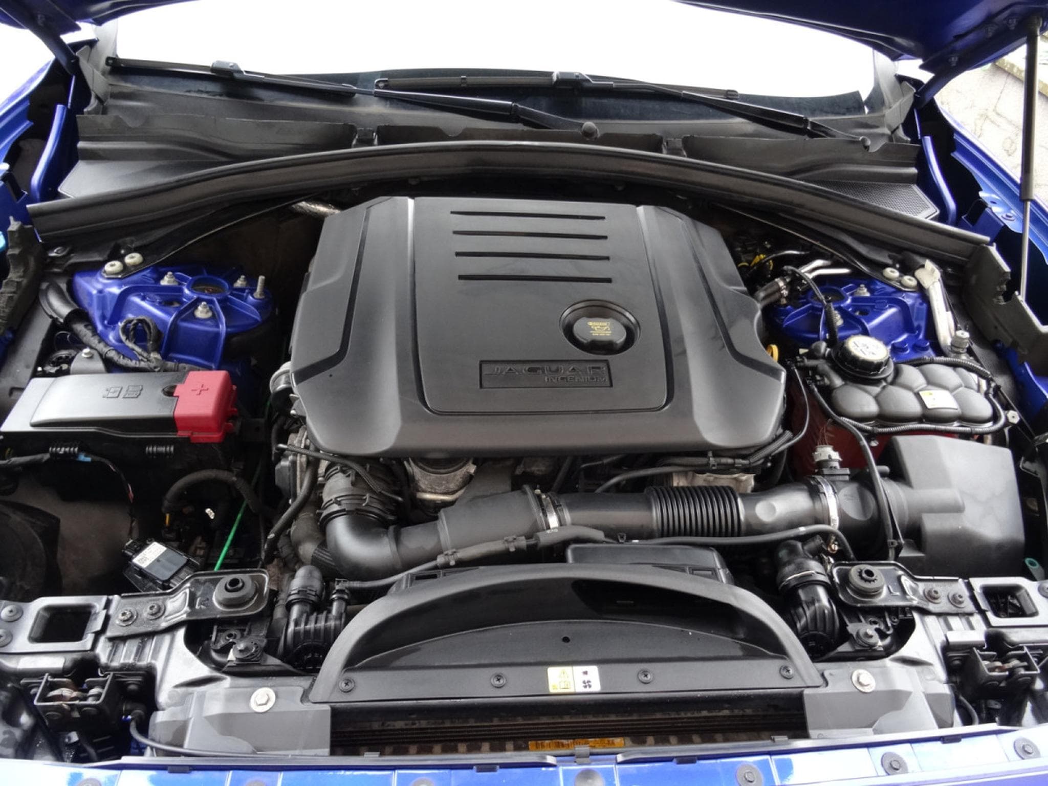 Jaguar F-Pace 2.0 d R-Sport 241CV (2020) - Photo 10