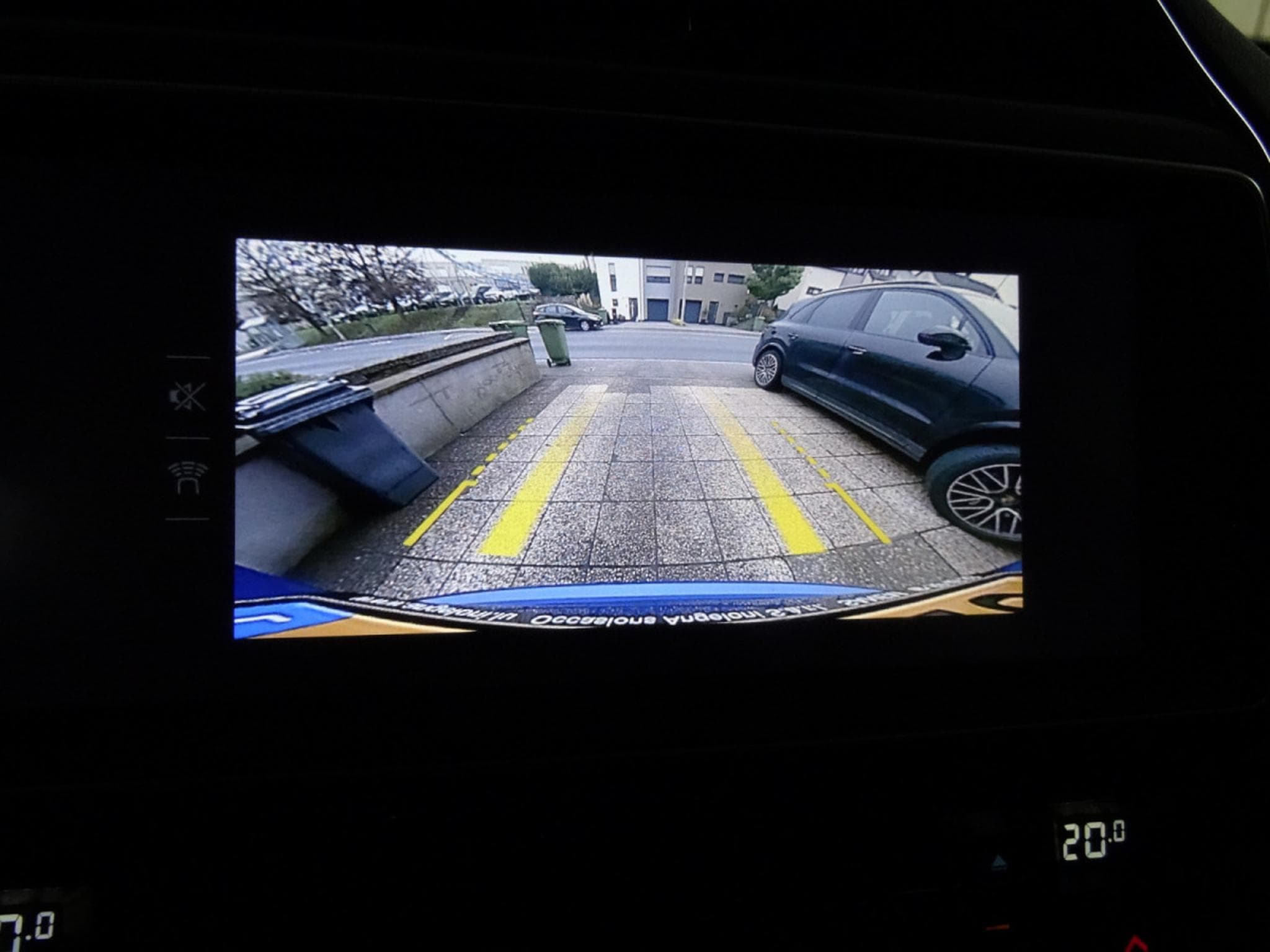 Jaguar F-Pace 2.0 d R-Sport 241CV (2020) - Photo 16