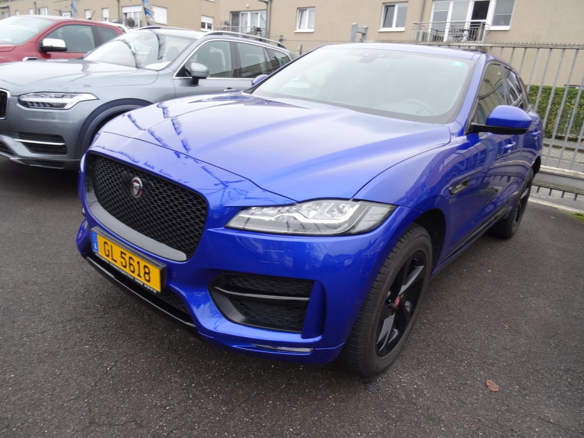 Jaguar F-Pace 2.0 d R-Sport 241CV (2020) - Photo 18