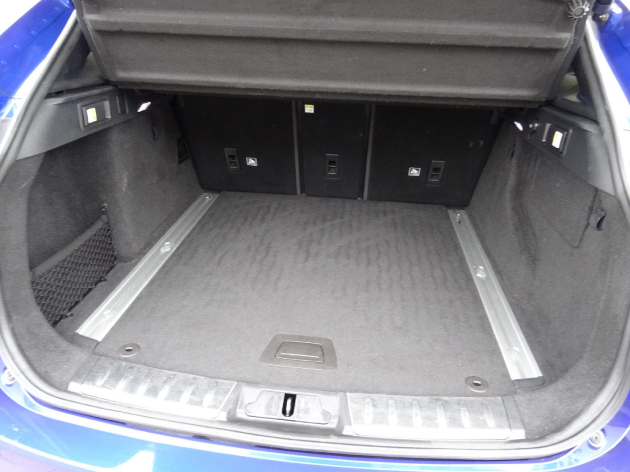 Jaguar F-Pace 2.0 d R-Sport 241CV (2020) - Photo 9