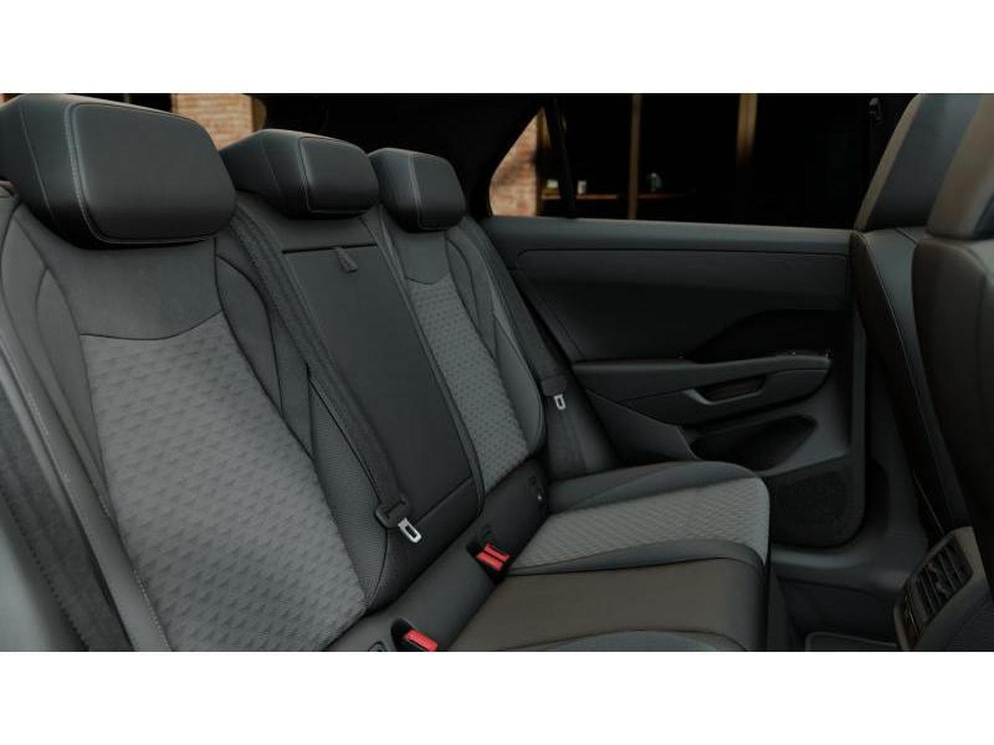 VW T-Roc R-Line (2026) - Photo 6