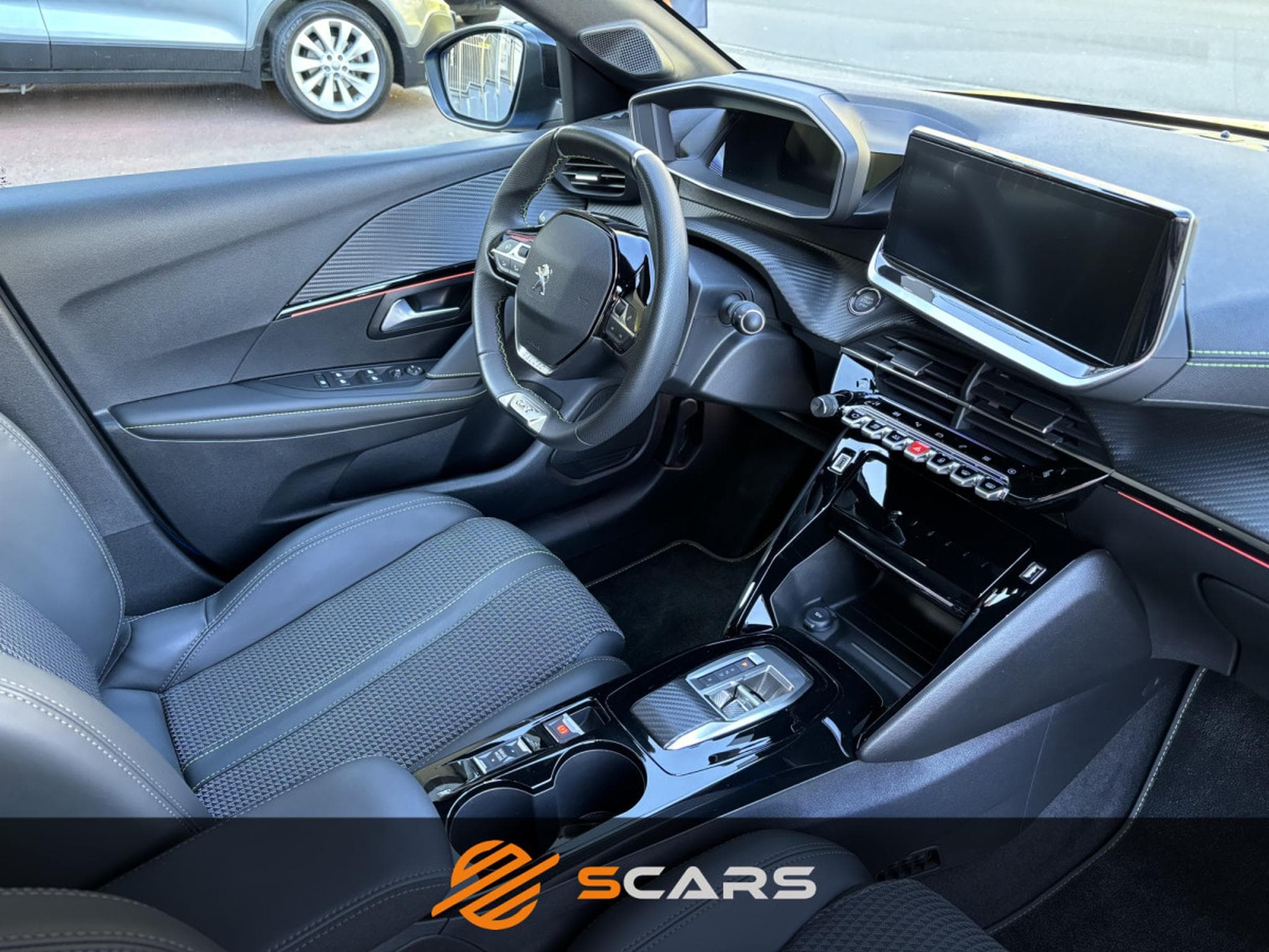 Peugeot 208 E GT 136cv (2023) - Foto 8