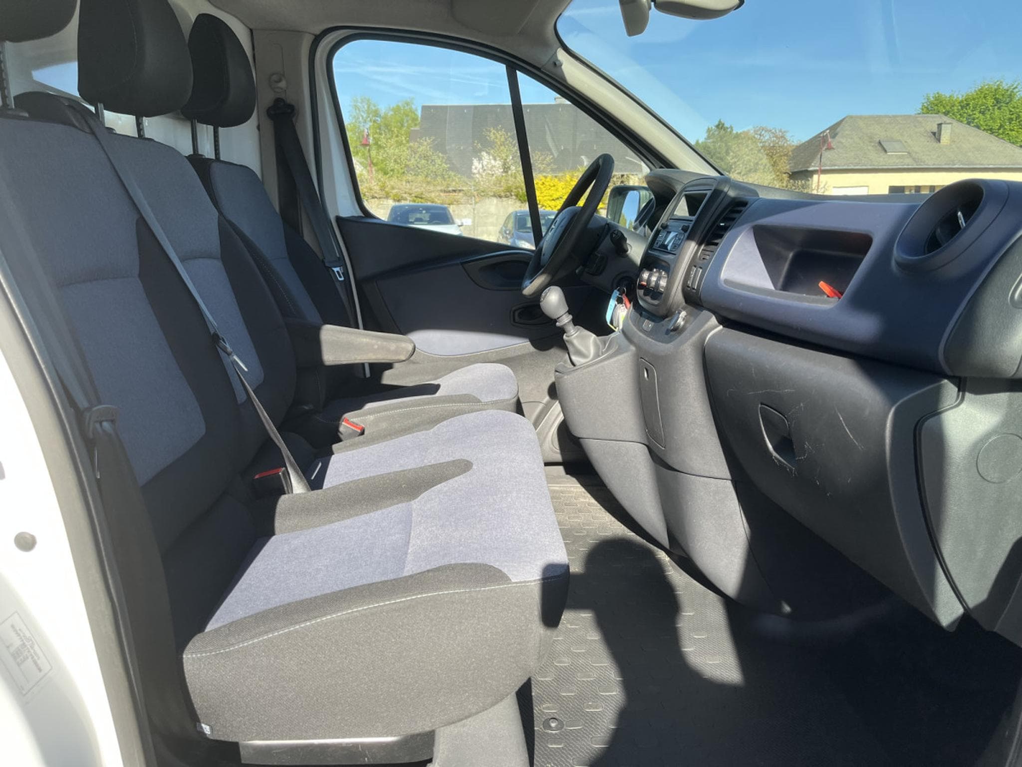 Opel Vivaro 1.6cdti 95cv L1H1 Euro6 Clim Camera PDC Armoires Wurth (2019) - Foto 11