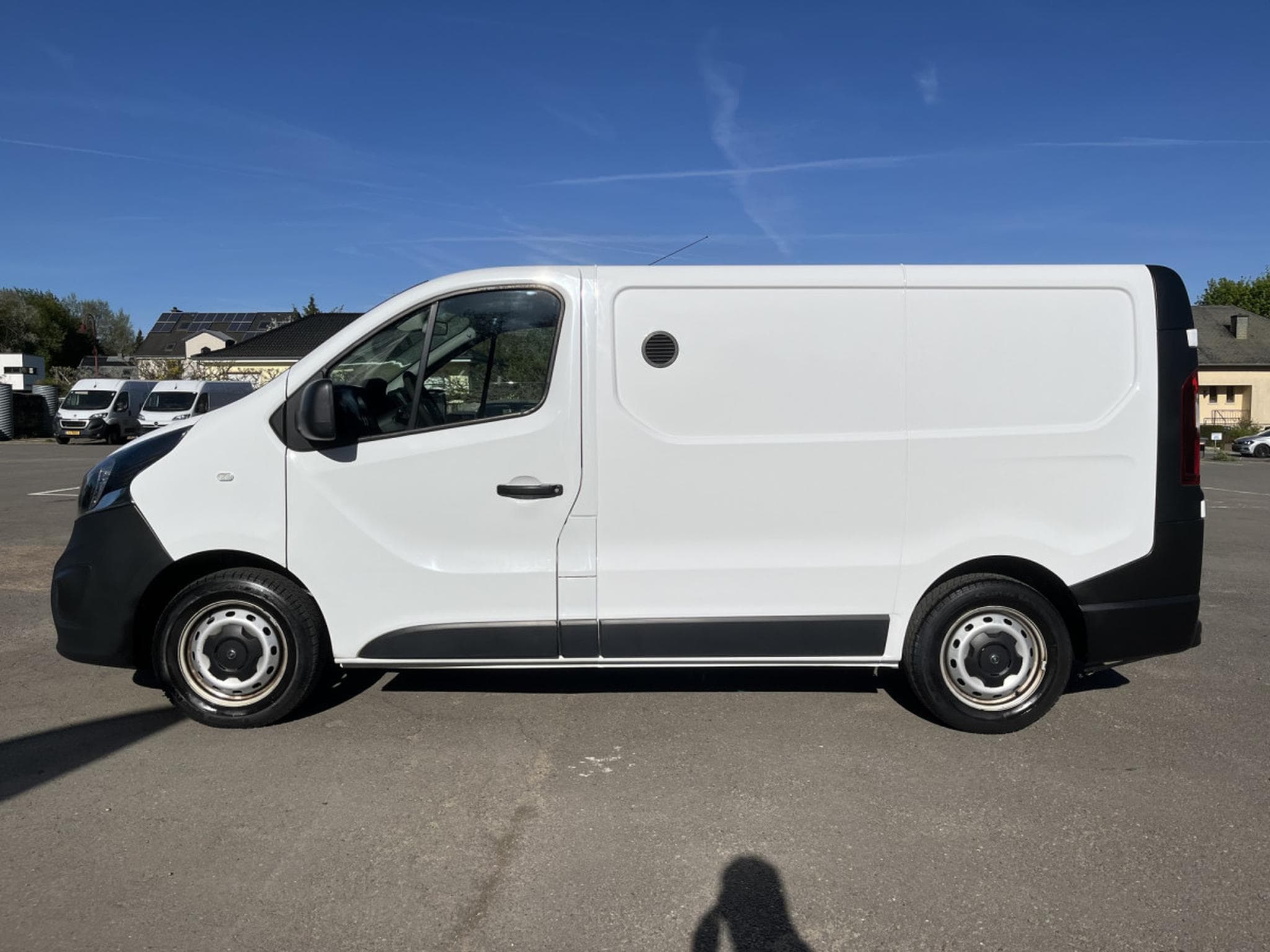 Opel Vivaro 1.6cdti 95cv L1H1 Euro6 Clim Camera PDC Armoires Wurth (2019) - Foto 4