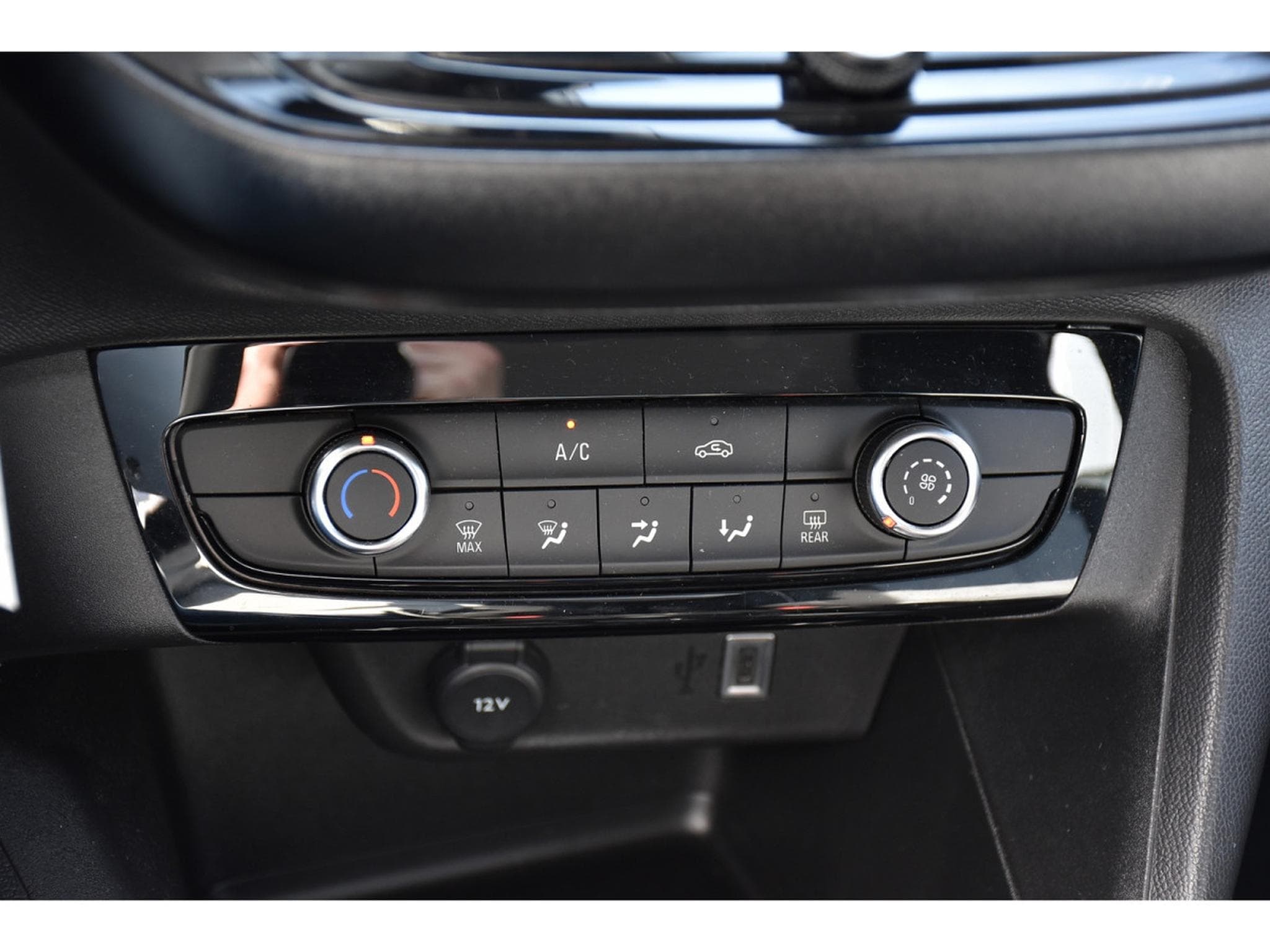 Opel Corsa 1.2 Turbo Edition AT8 REGUL LANE SIDE CAM 1° MAIN (2025) - Foto 14