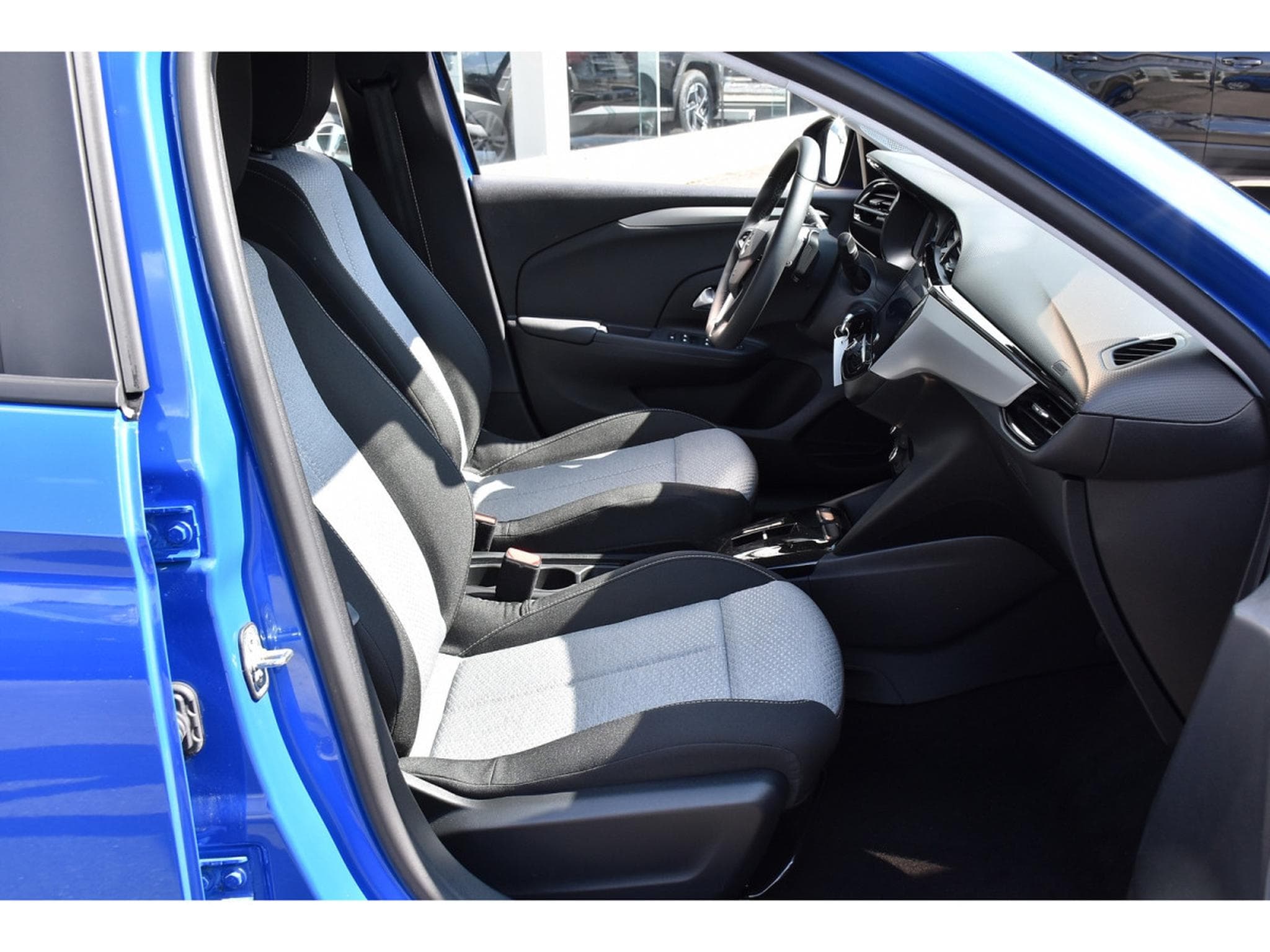 Opel Corsa 1.2 Turbo Edition AT8 REGUL LANE SIDE CAM 1° MAIN (2025) - Foto 6