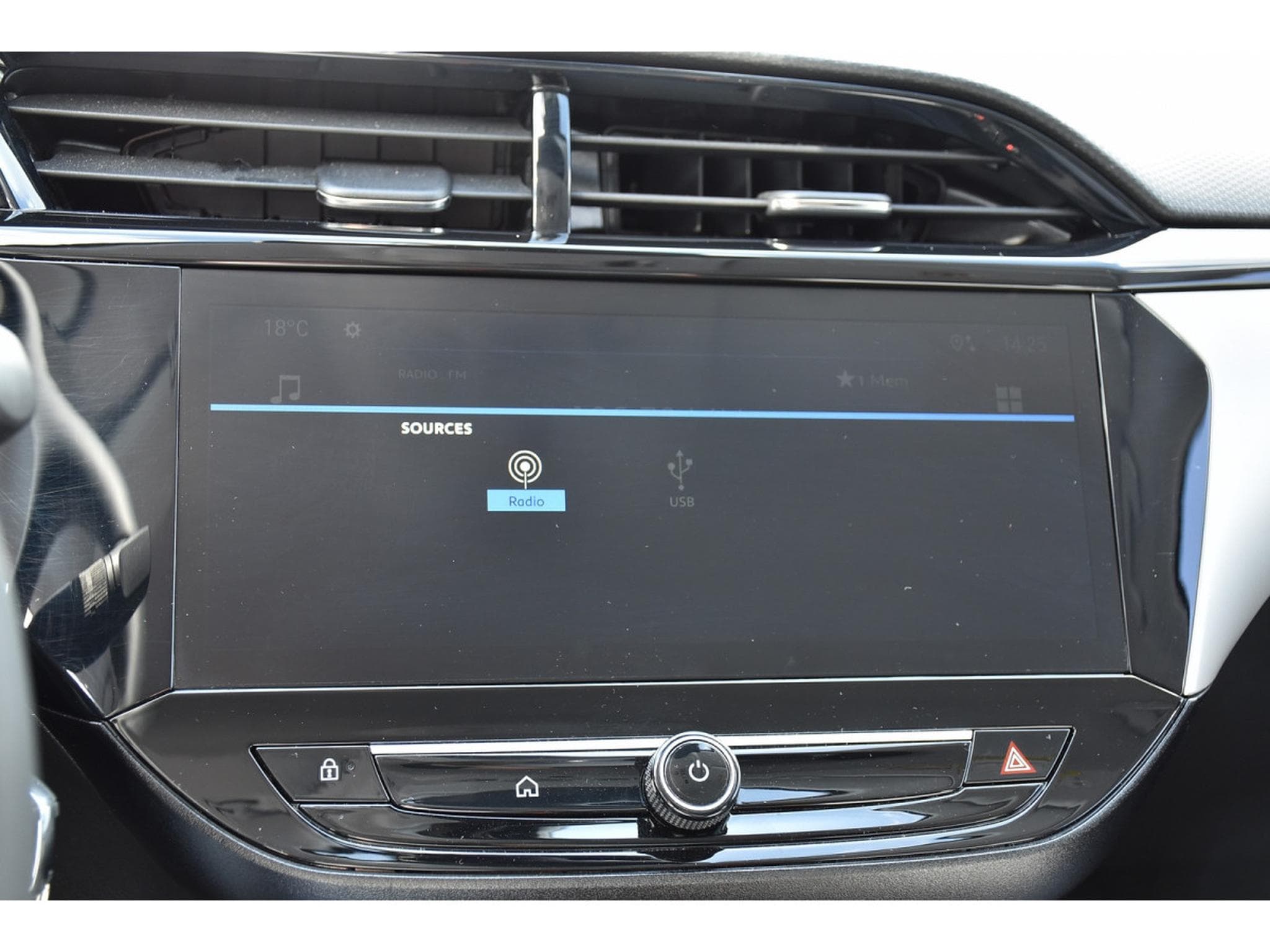 Opel Corsa 1.2 Turbo Edition AT8 REGUL LANE SIDE CAM 1° MAIN (2025) - Foto 9