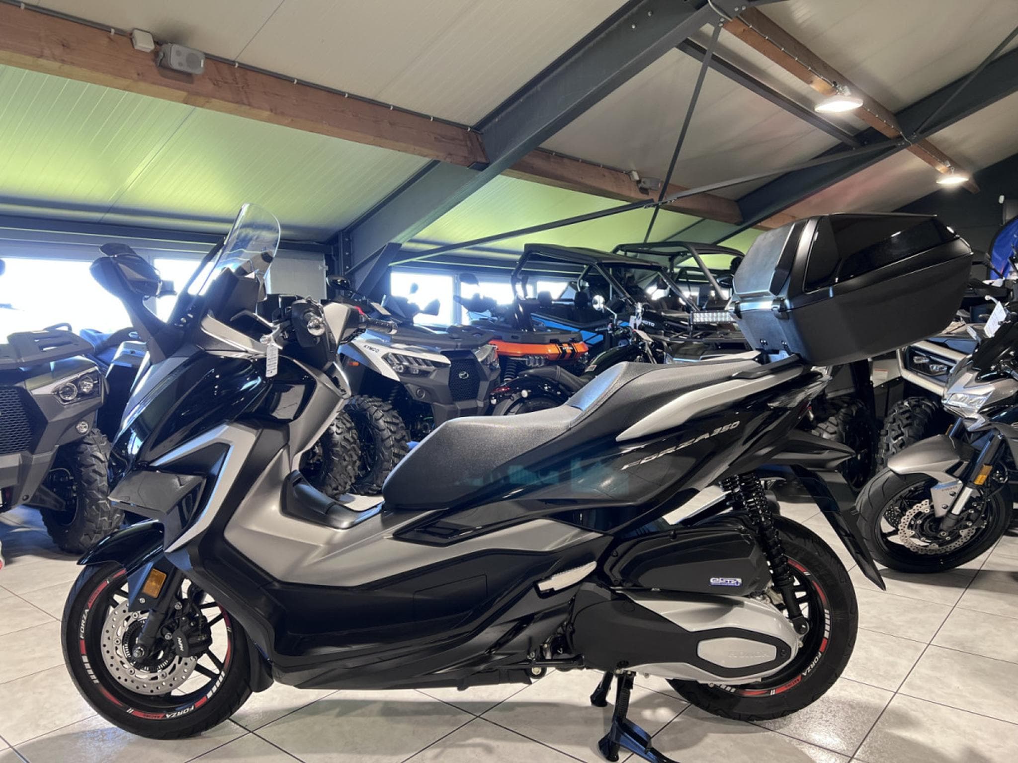 Honda Forza 350 Smart Top box (2021) - Photo 4