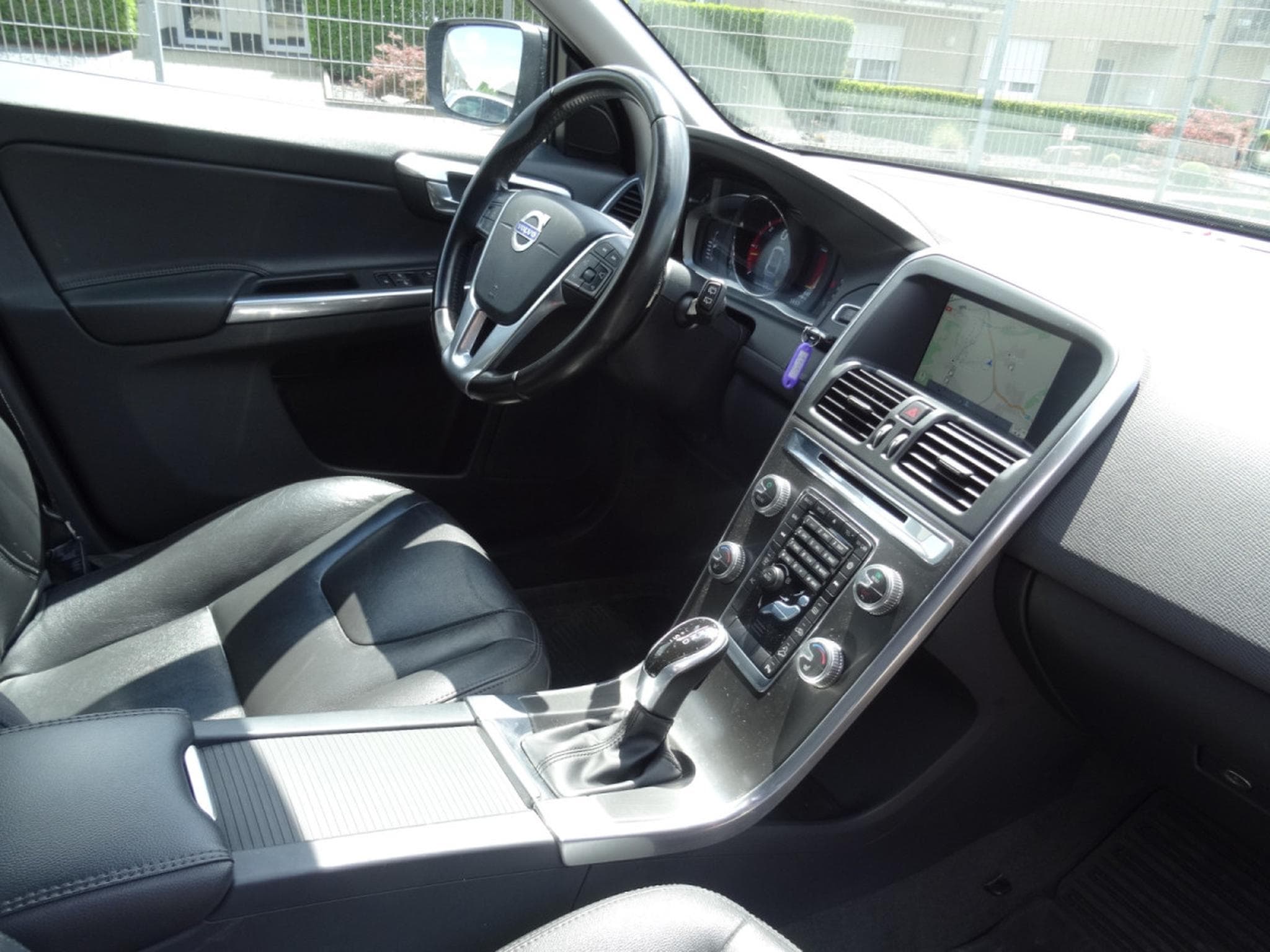 Volvo XC60 D5 SUMMUM (2015) - Photo 10