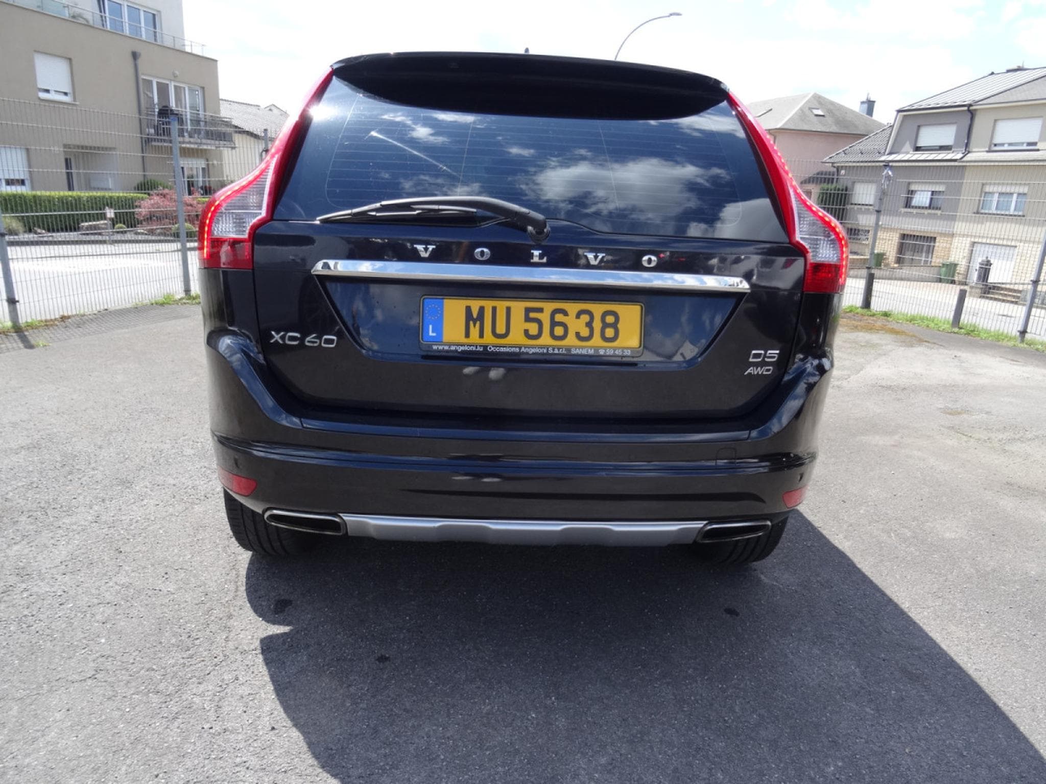 Volvo XC60 D5 SUMMUM (2015) - Photo 4