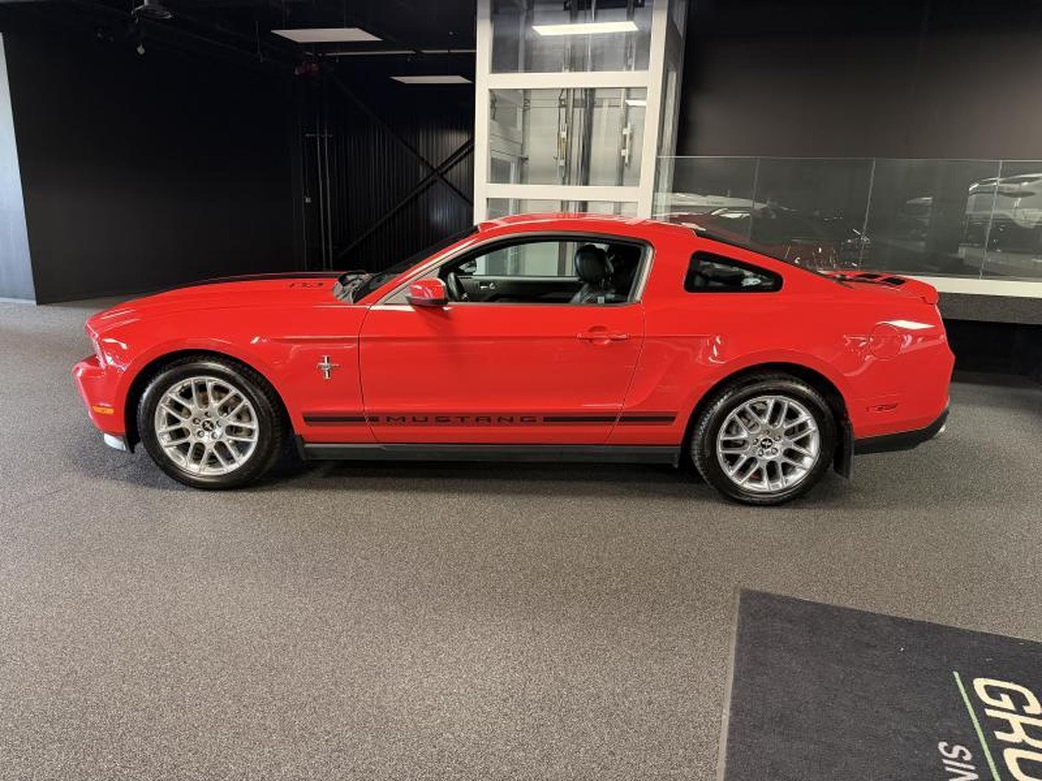 Ford Mustang 3.7 V6 COUPE (2012) - Foto 4