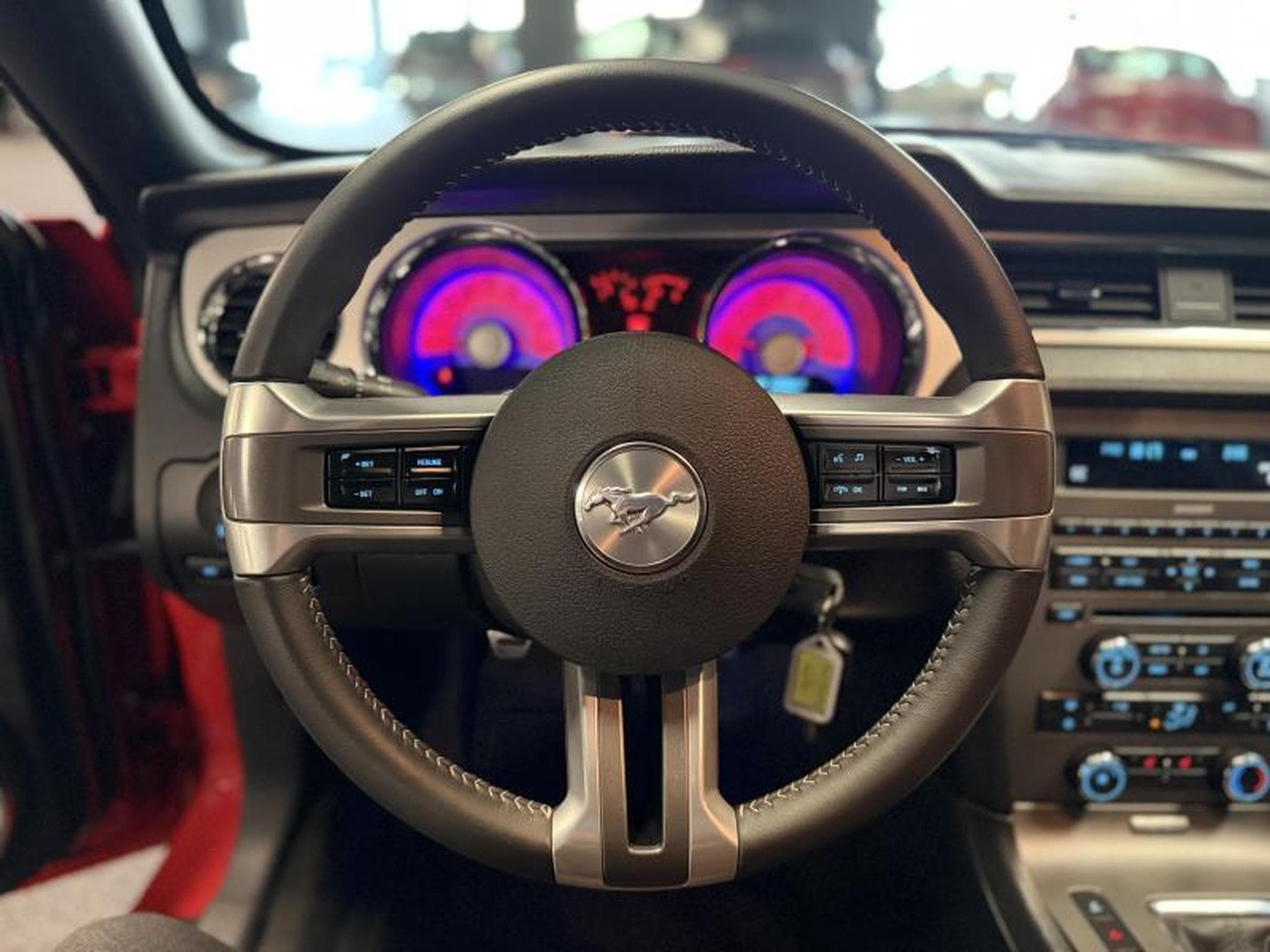 Ford Mustang 3.7 V6 COUPE (2012) - Foto 8