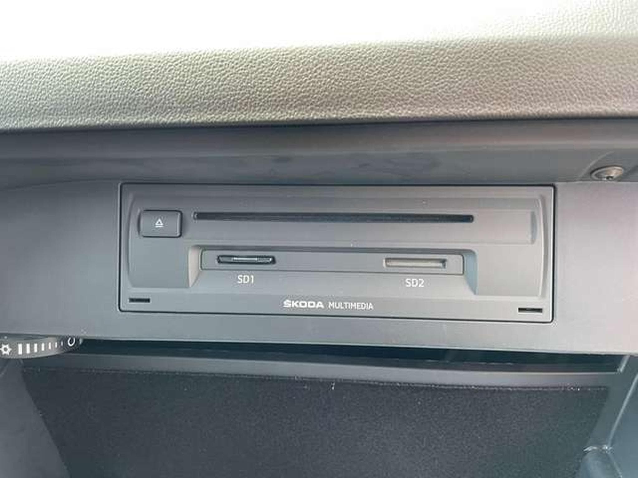 Skoda Octavia SCOUT break 2.0 TDI 4x4 DSG (2015) - Photo 26